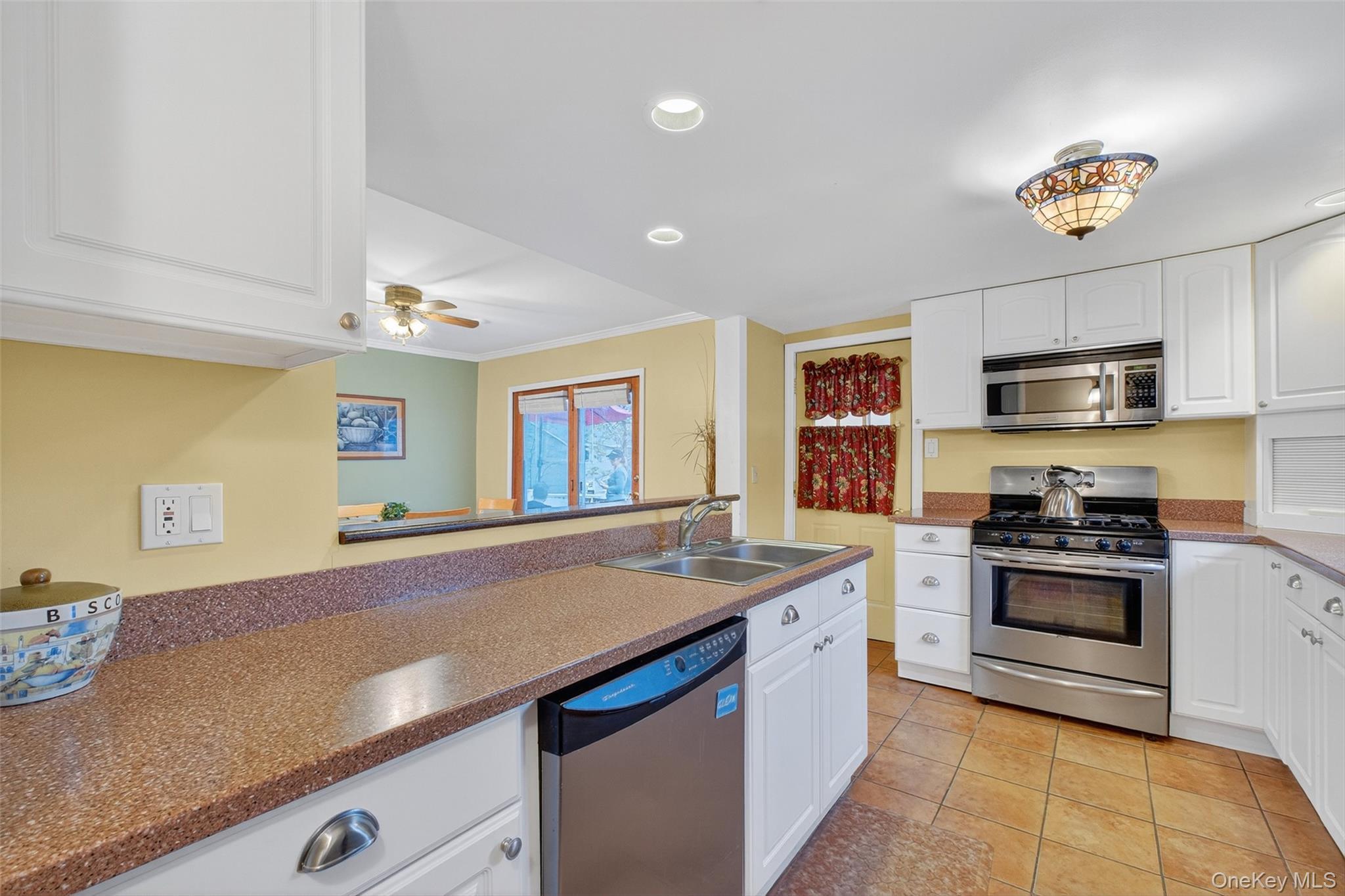 Single Family Canoe Hill  Ulster County, NY 12477, MLS-980302-15