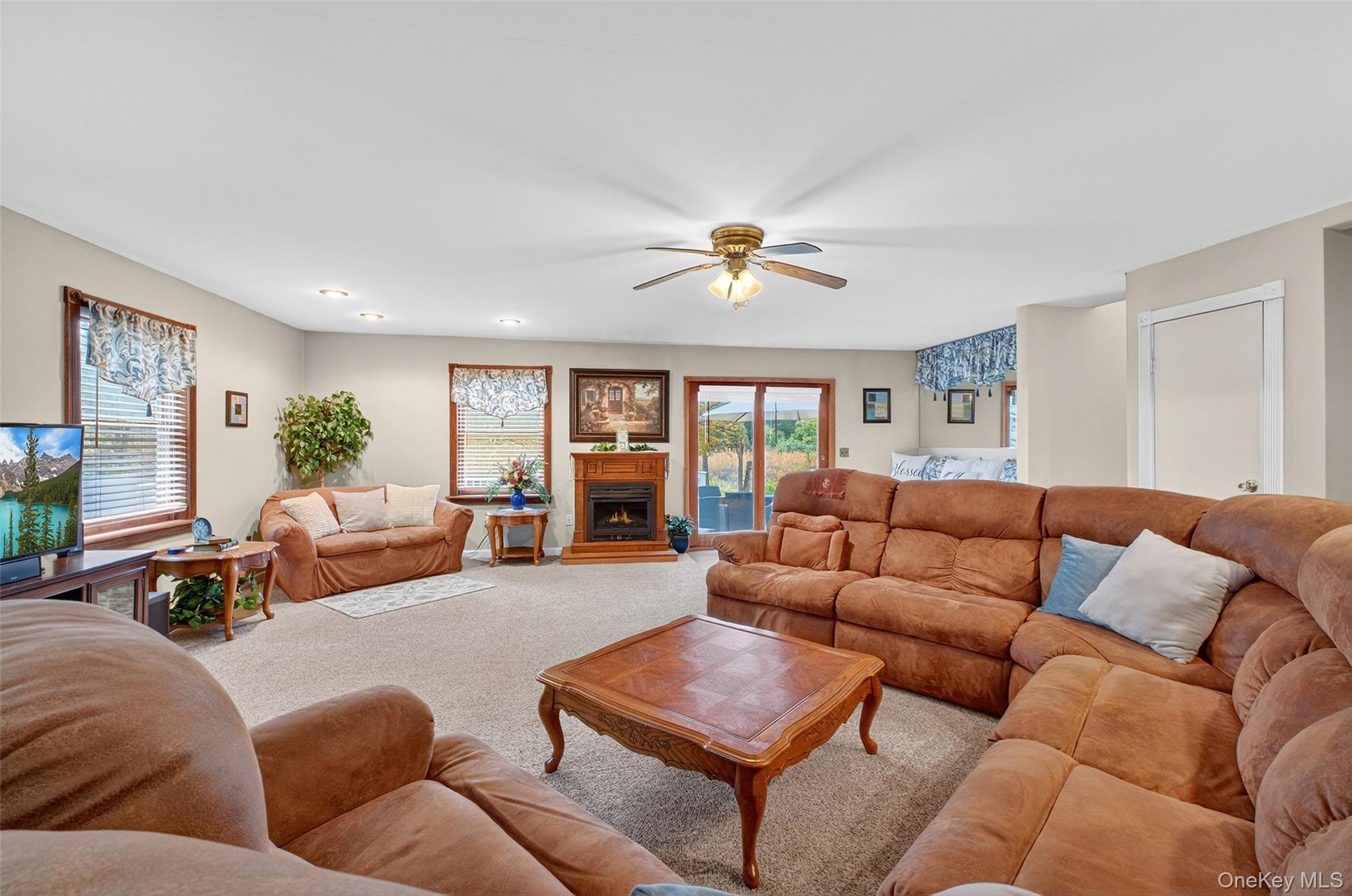 Single Family Canoe Hill  Ulster County, NY 12477, MLS-980302-8