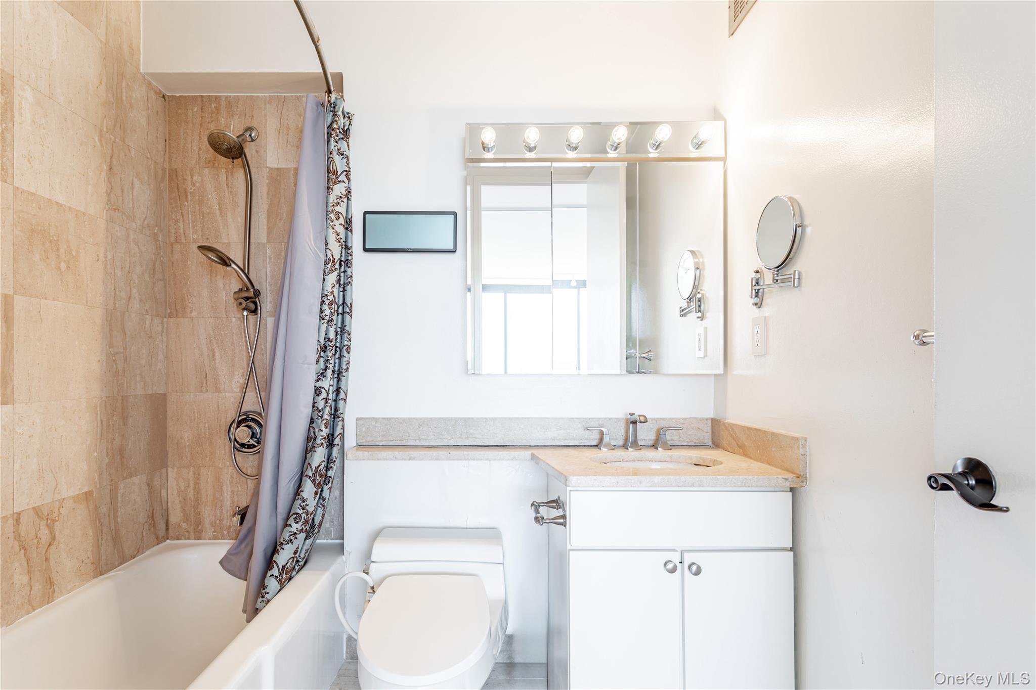 Condo 50th  Manhattan, NY 10019, MLS-980304-11