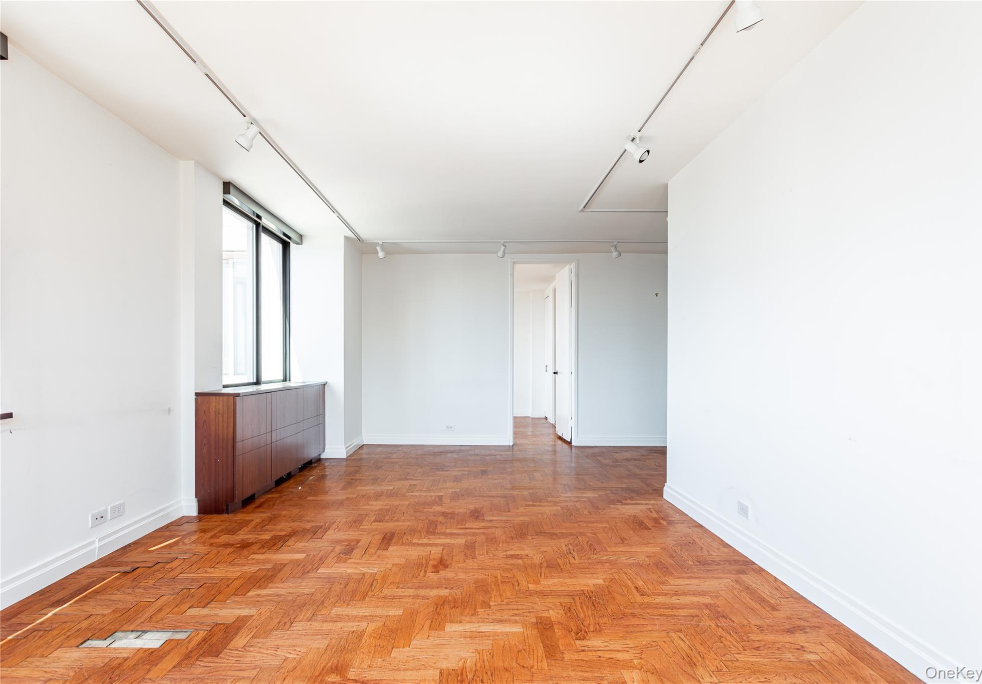 Condo 50th  Manhattan, NY 10019, MLS-980304-16