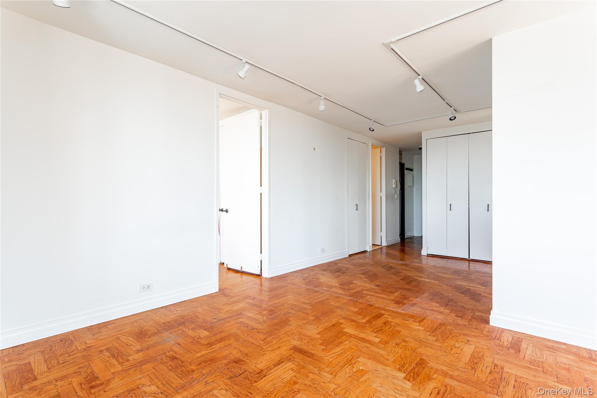 Condo 50th  Manhattan, NY 10019, MLS-980304-18