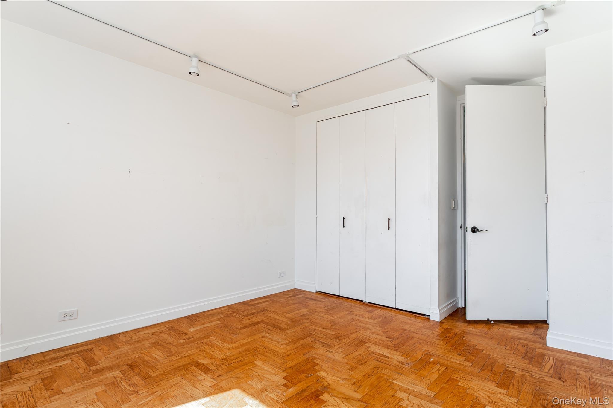 Condo 50th  Manhattan, NY 10019, MLS-980304-23