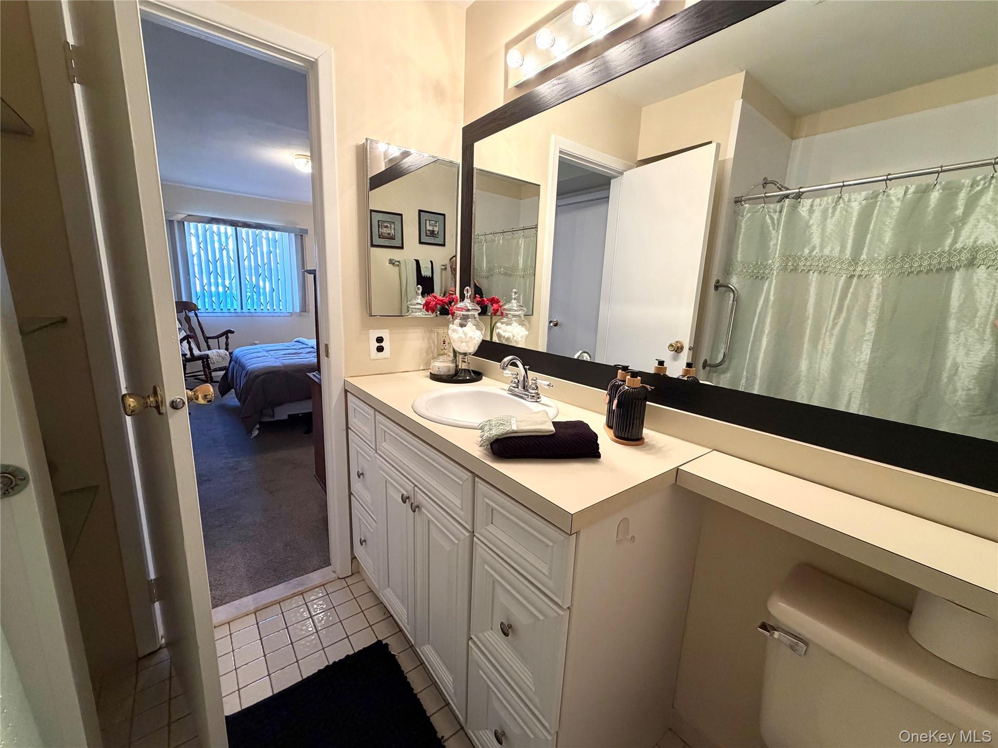 Condo Cambridge  Suffolk County, NY 11726, MLS-980309-16