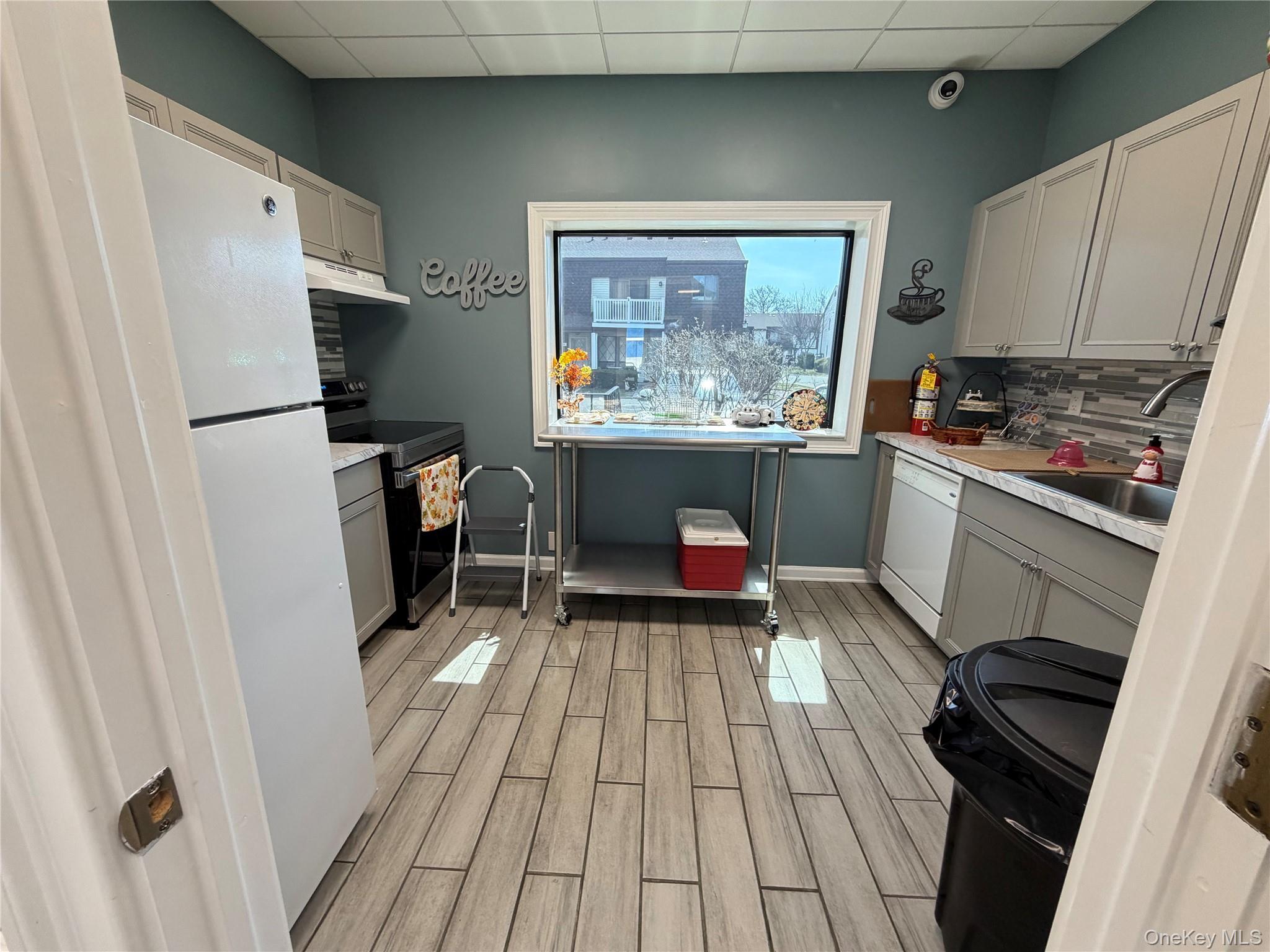 Condo Cambridge  Suffolk County, NY 11726, MLS-980309-24