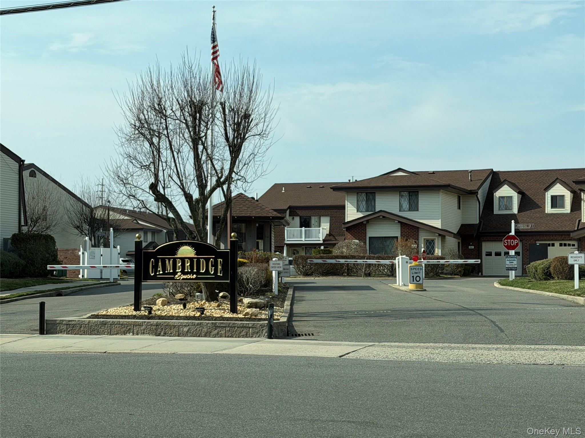 Condo Cambridge  Suffolk County, NY 11726, MLS-980309-27