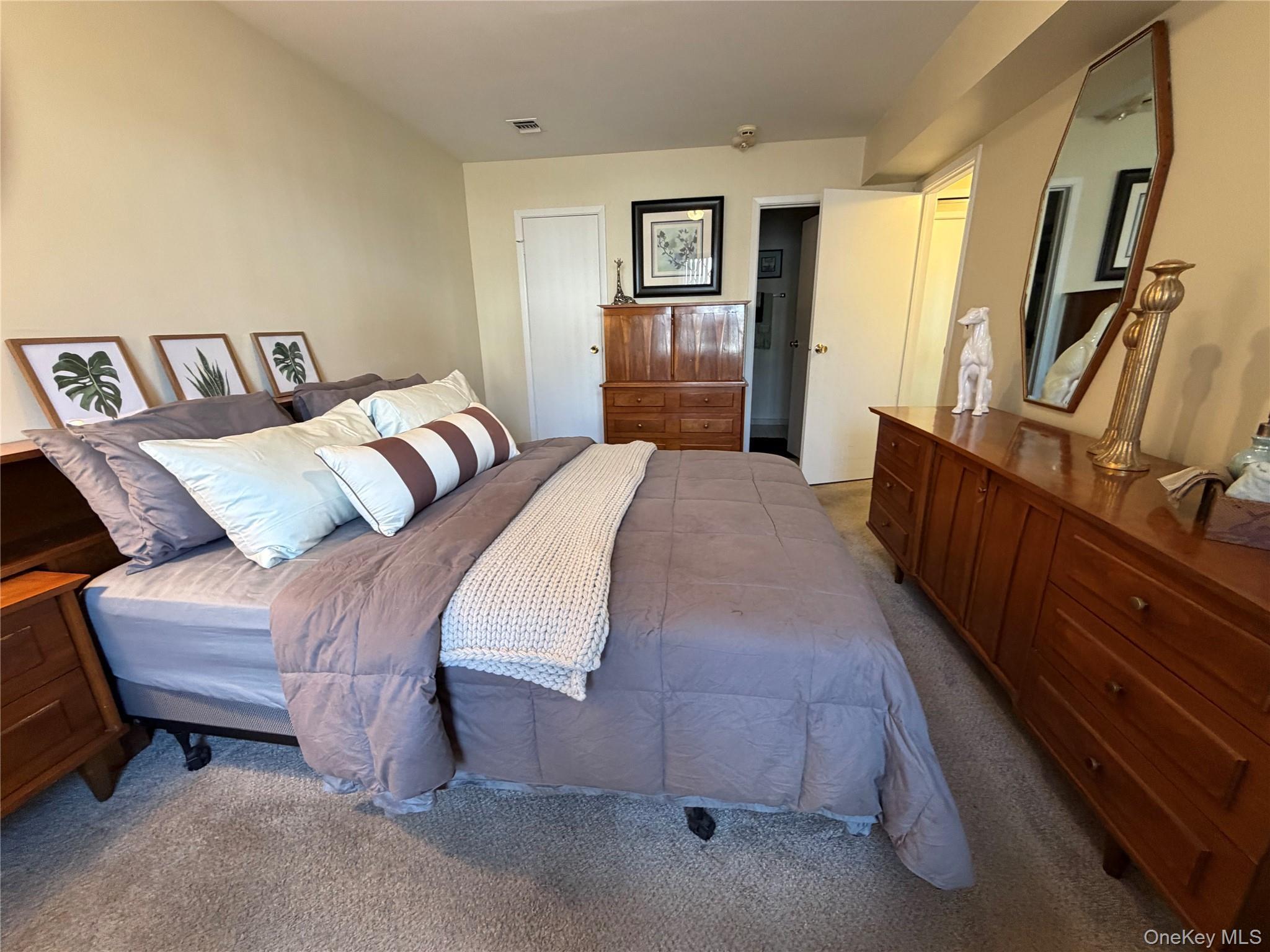 Condo Cambridge  Suffolk County, NY 11726, MLS-980309-28