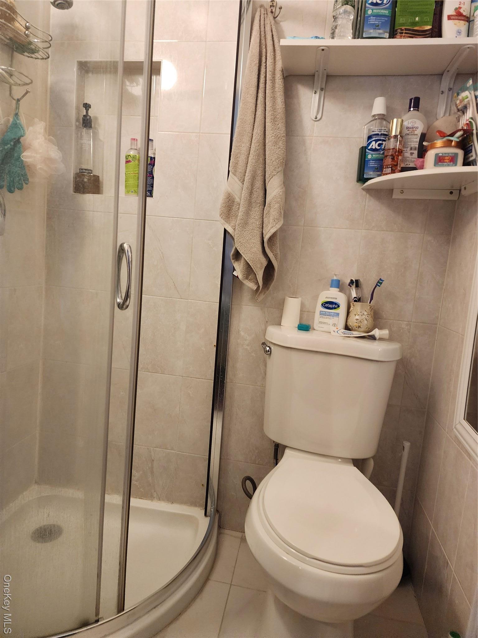 Single Family 64th Queens, NY 11385, MLS-980311-12