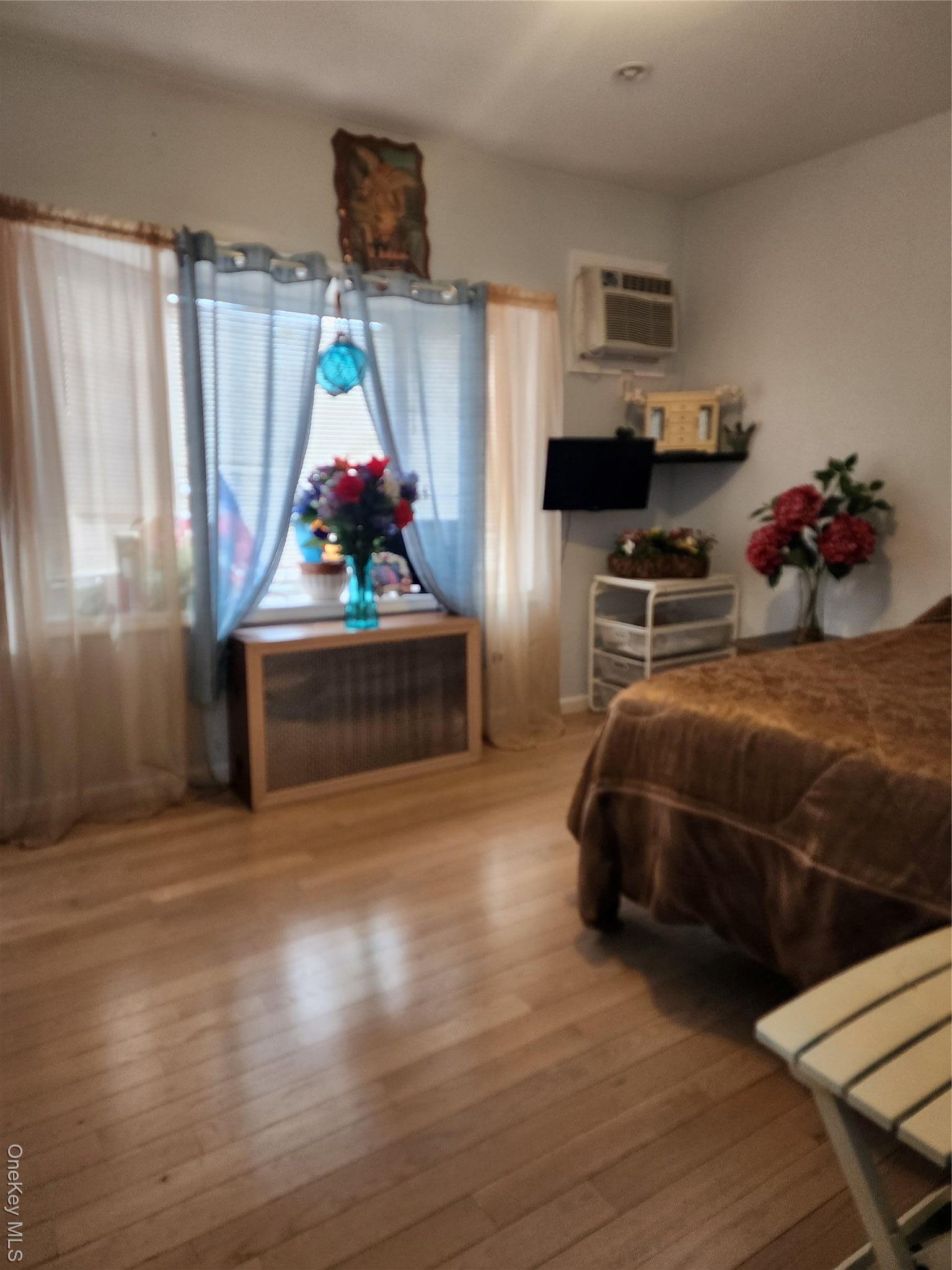 Single Family 64th Queens, NY 11385, MLS-980311-13