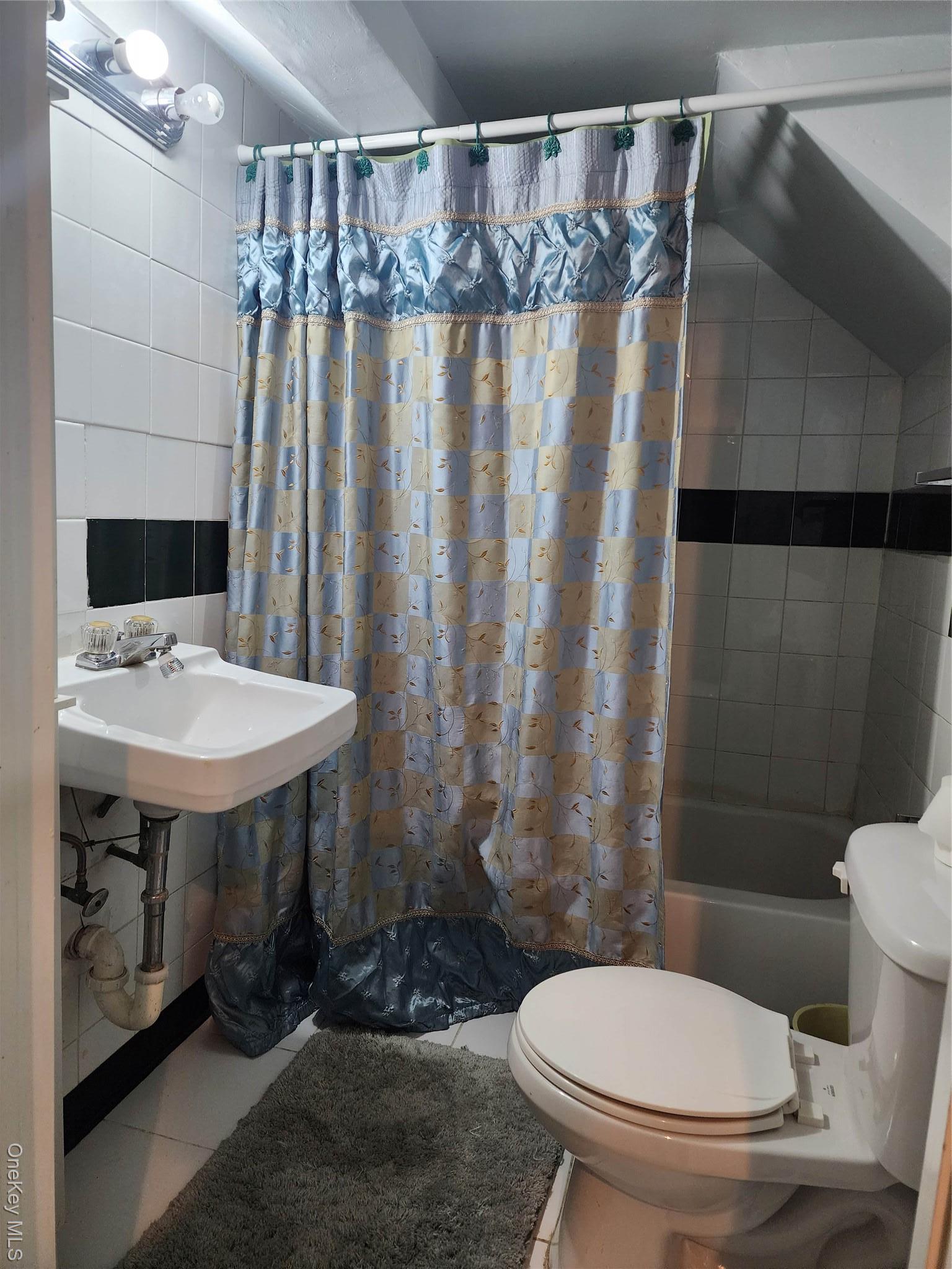 Single Family 64th Queens, NY 11385, MLS-980311-20