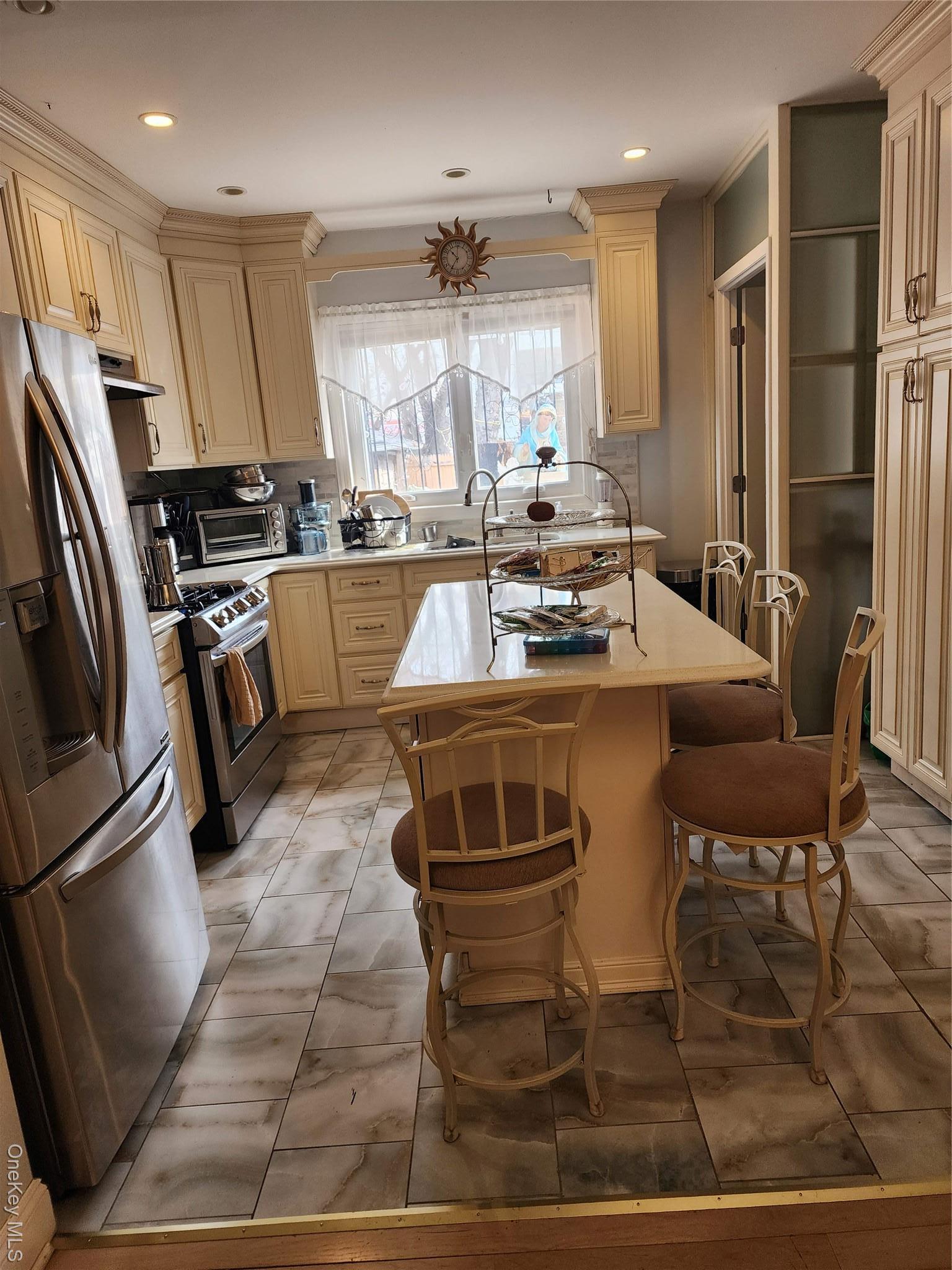 Single Family 64th Queens, NY 11385, MLS-980311-3