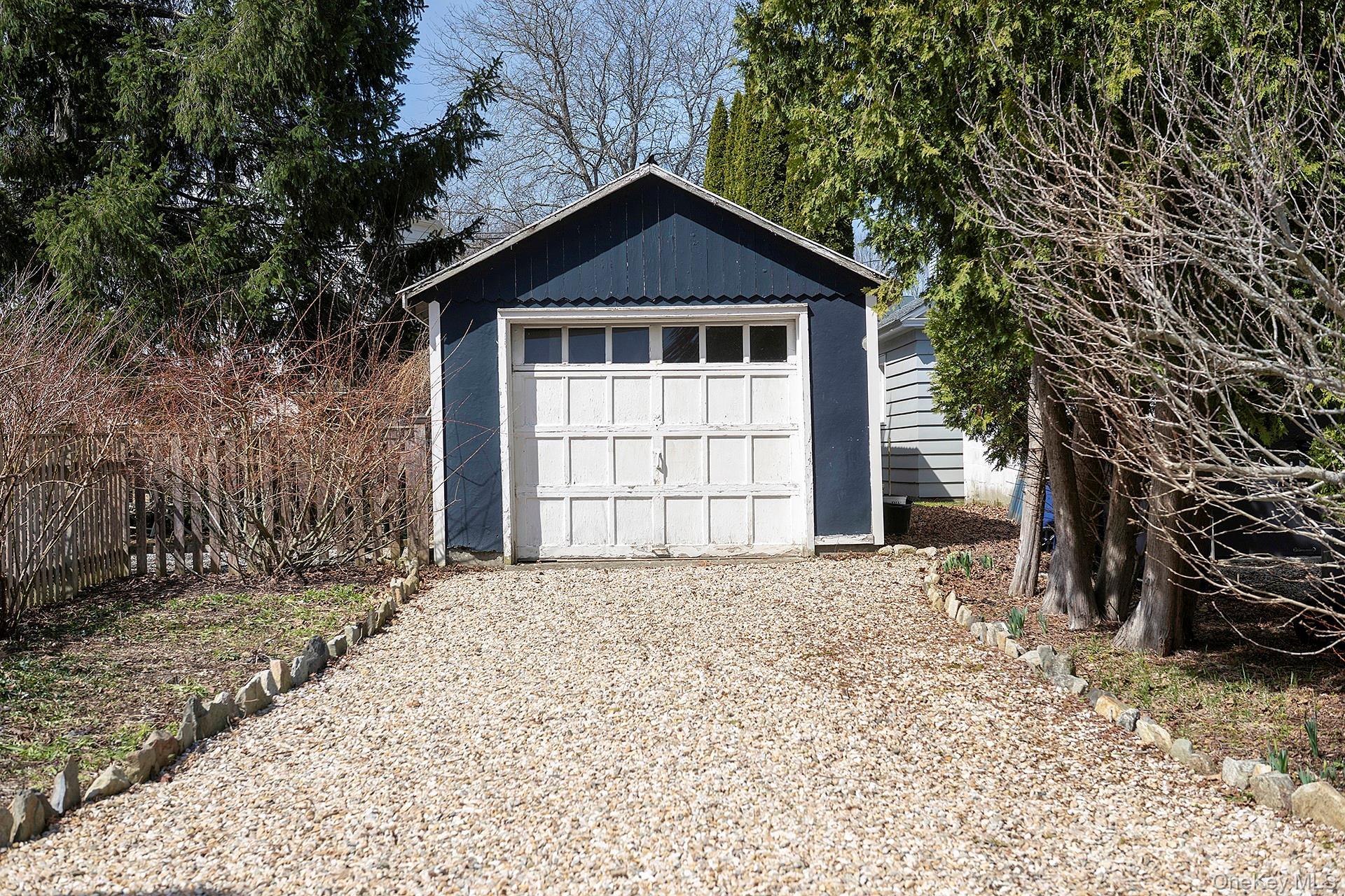 Single Family Central  Dutchess County, NY 12546, MLS-980323-27