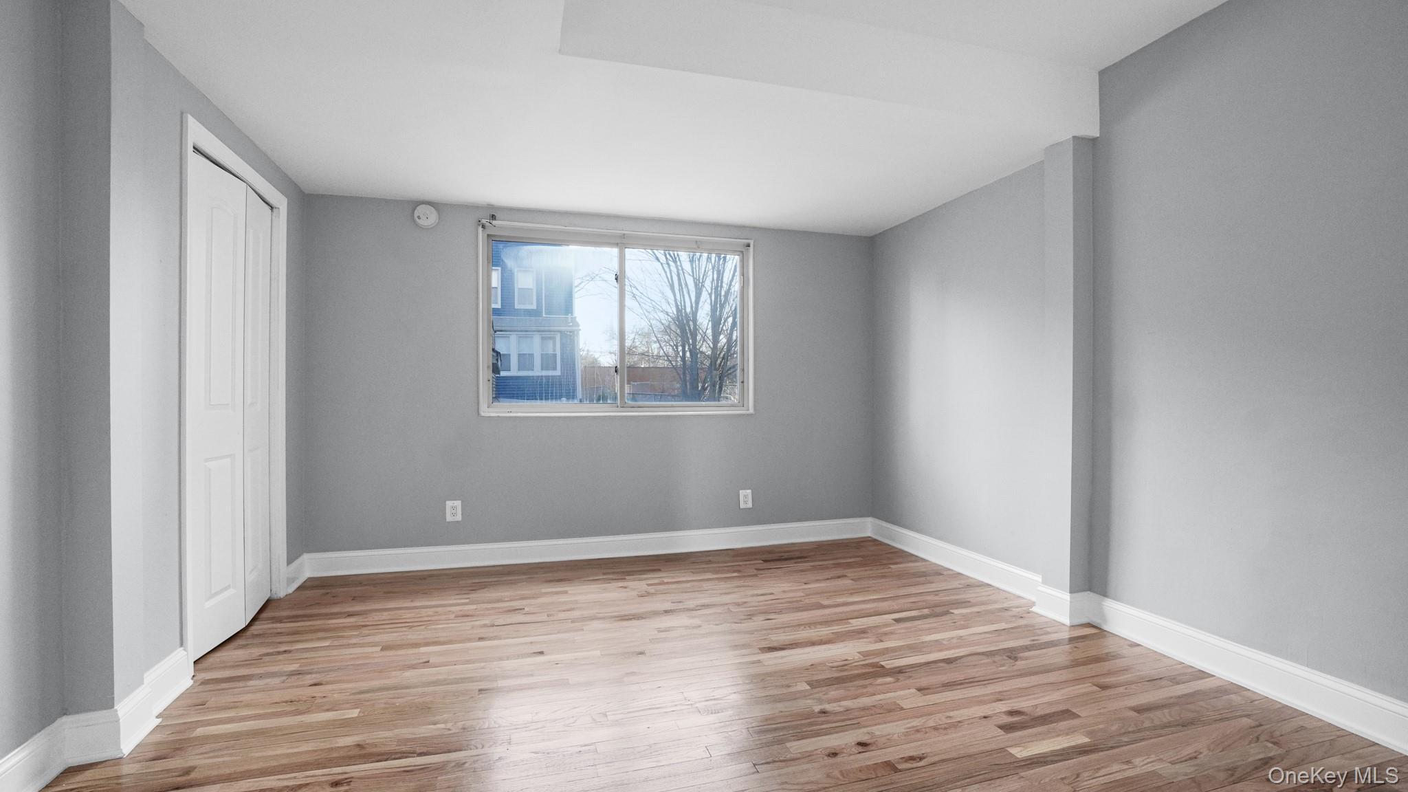 Single Family 235th Bronx, NY 10470, MLS-980325-12