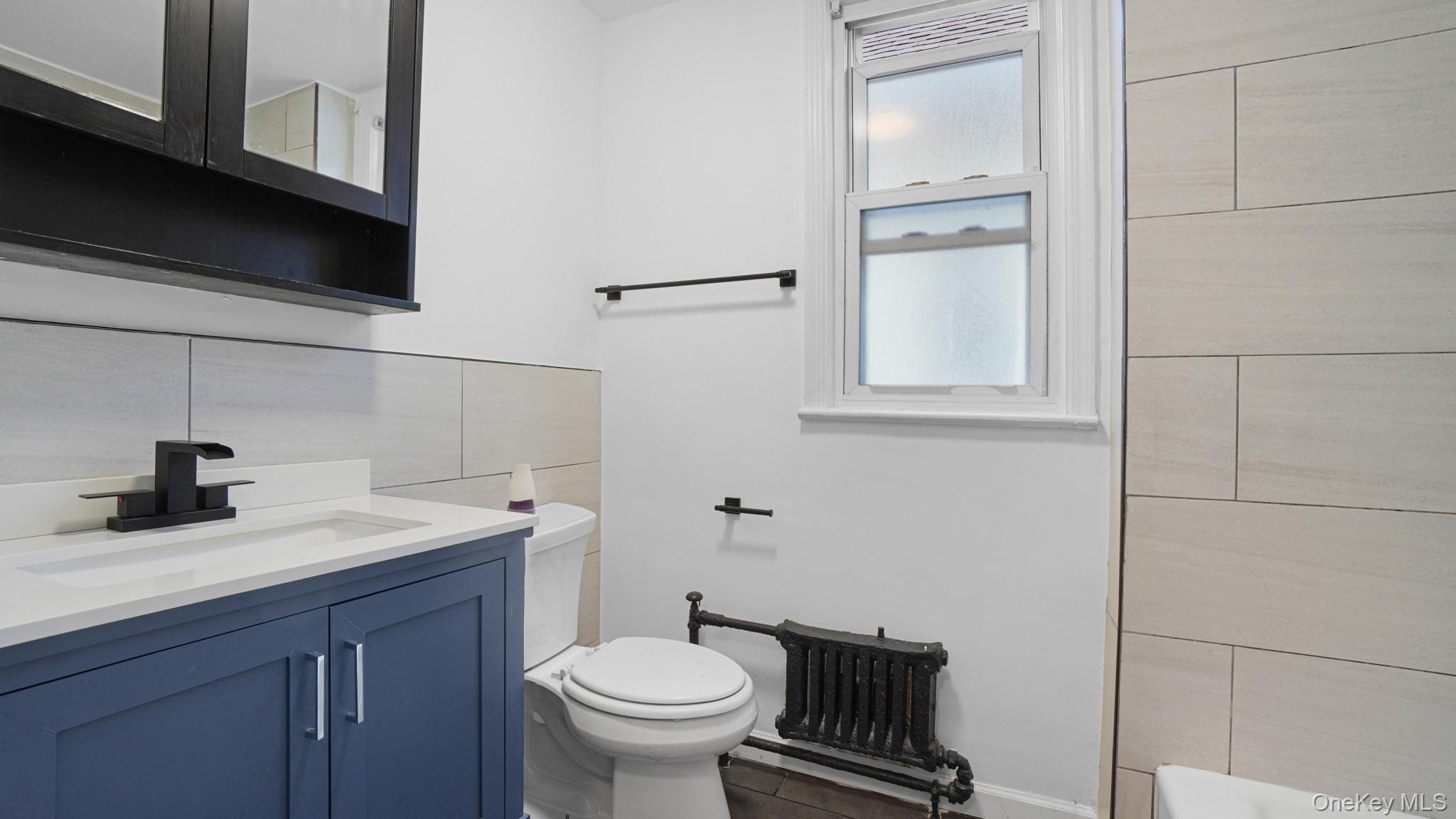 Single Family 235th Bronx, NY 10470, MLS-980325-14