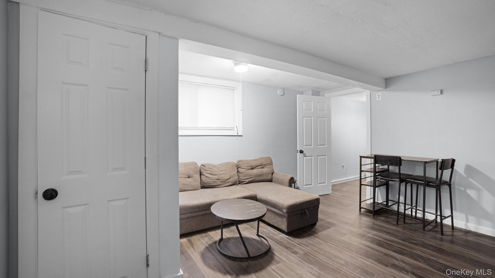 Single Family 235th Bronx, NY 10470, MLS-980325-21