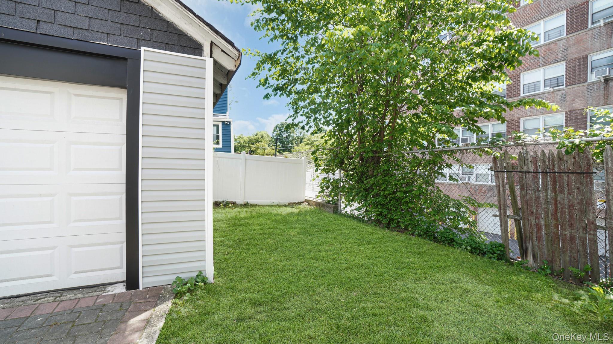 Single Family 235th Bronx, NY 10470, MLS-980325-25