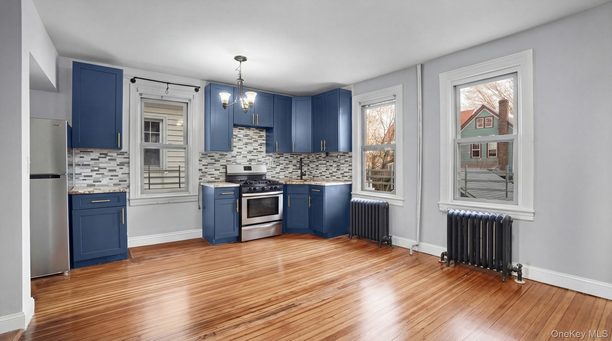 Single Family 235th Bronx, NY 10470, MLS-980325-4