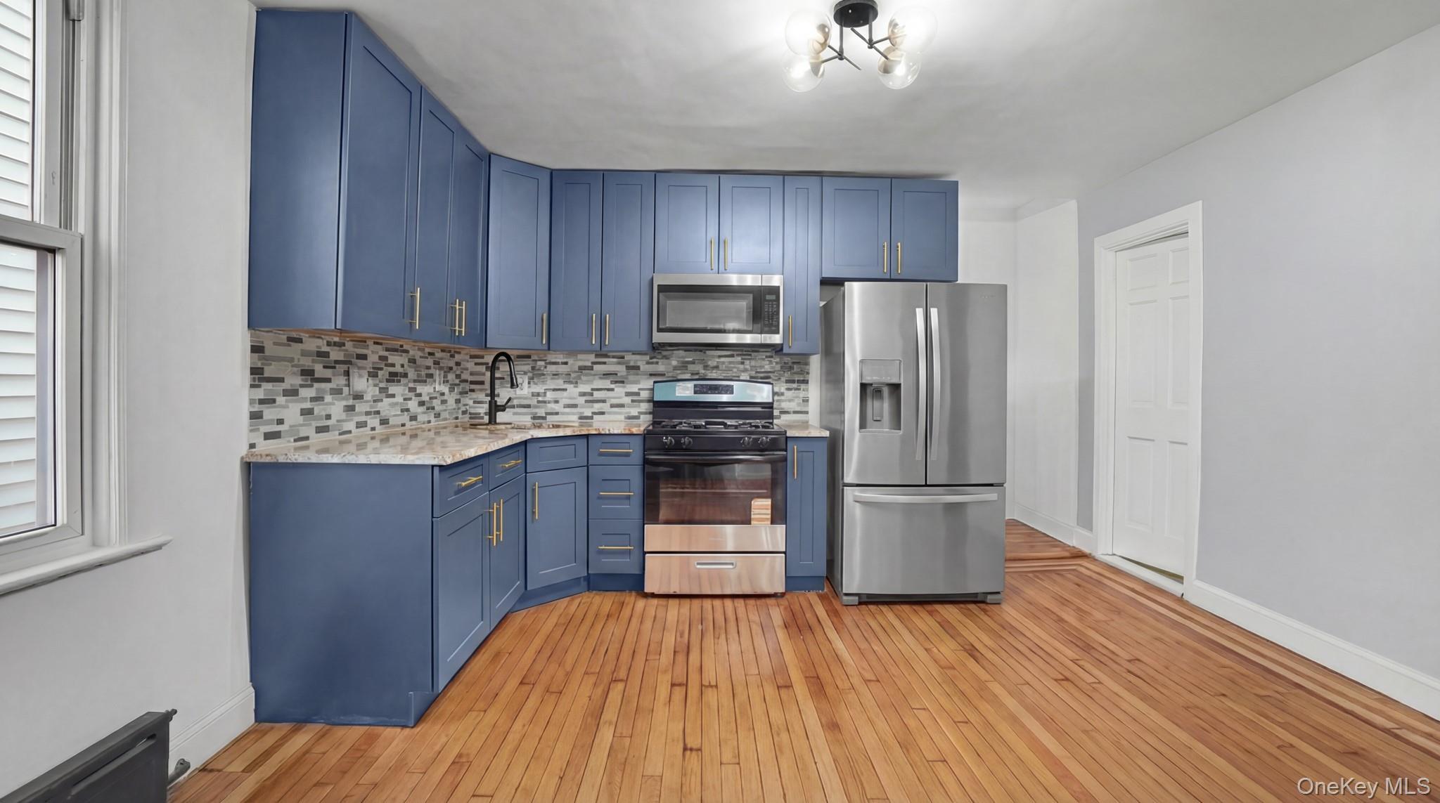 Single Family 235th Bronx, NY 10470, MLS-980325-6