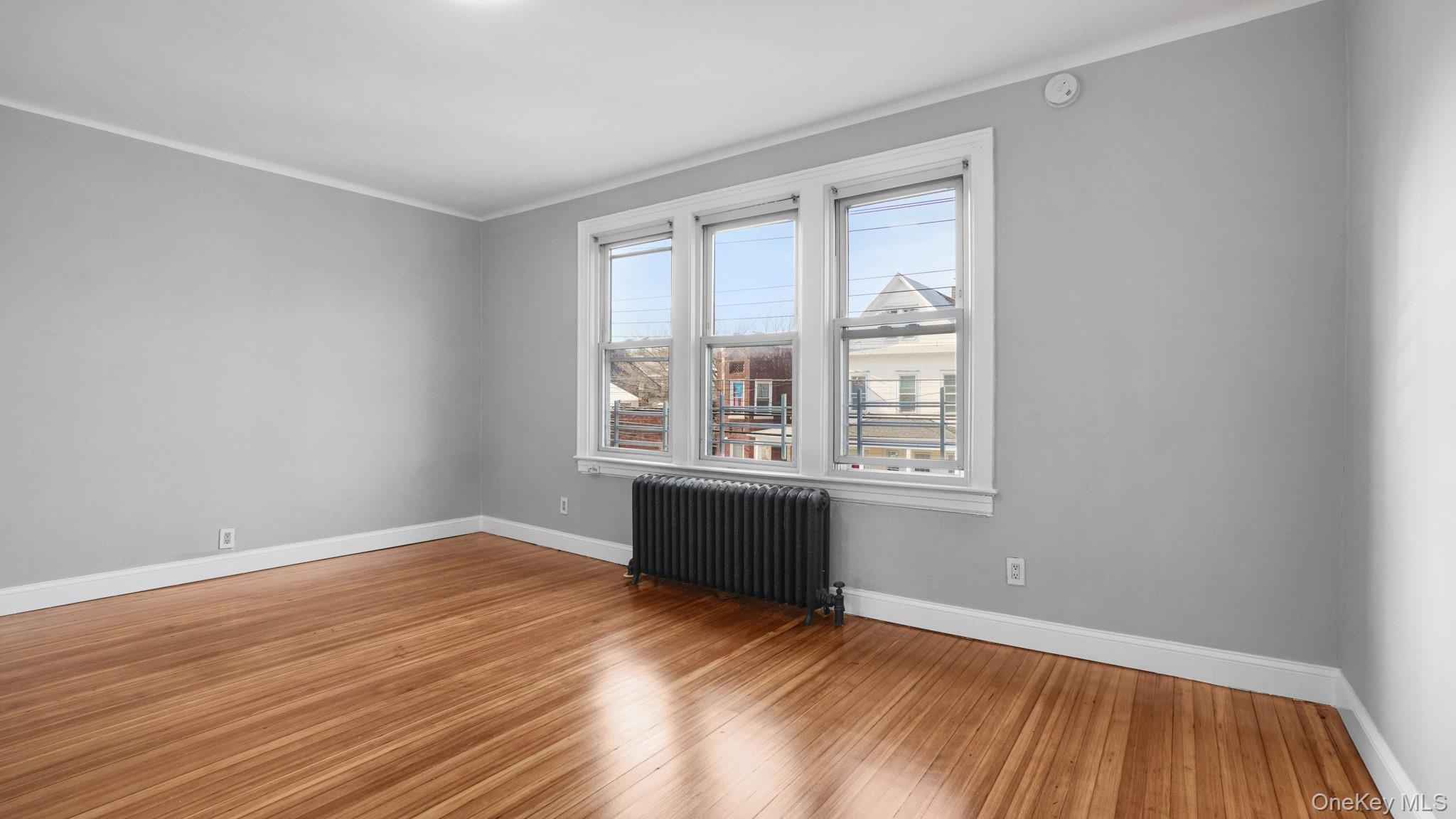 Single Family 235th Bronx, NY 10470, MLS-980325-8
