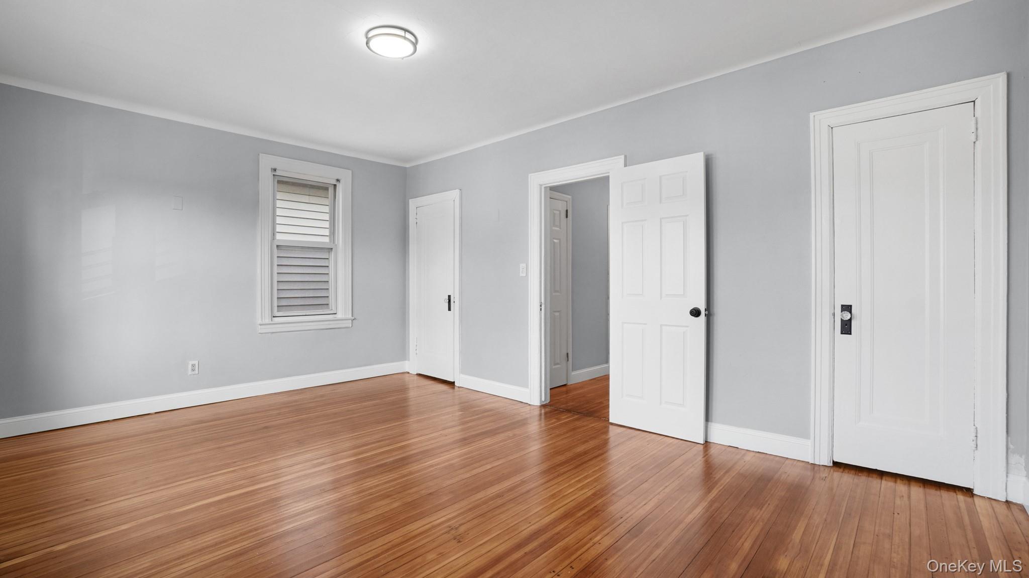 Single Family 235th Bronx, NY 10470, MLS-980325-9