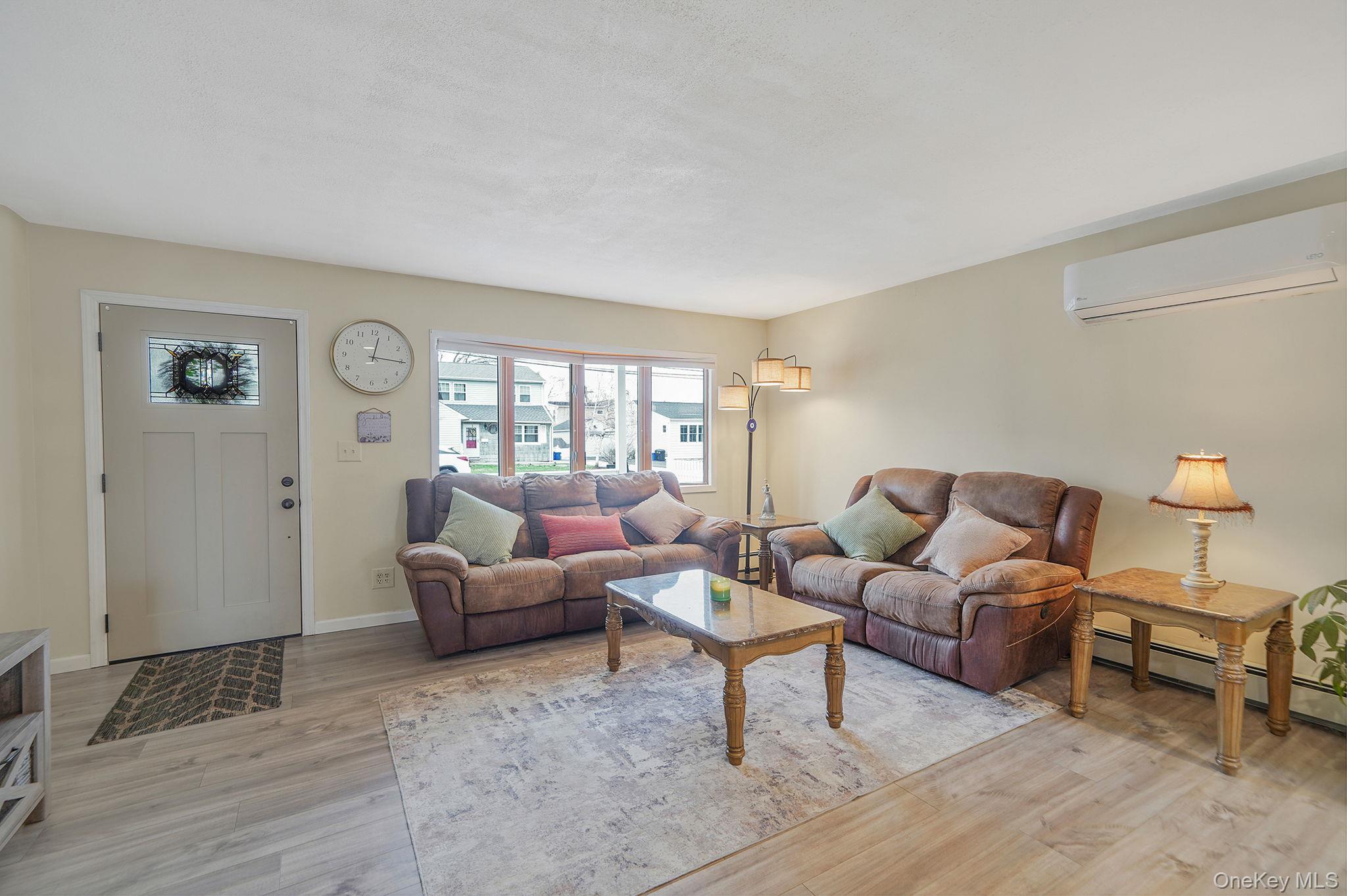 Single Family Nehring  Suffolk County, NY 11702, MLS-980333-10