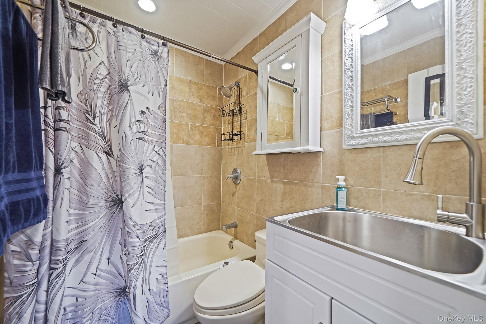 Single Family Nehring  Suffolk County, NY 11702, MLS-980333-19