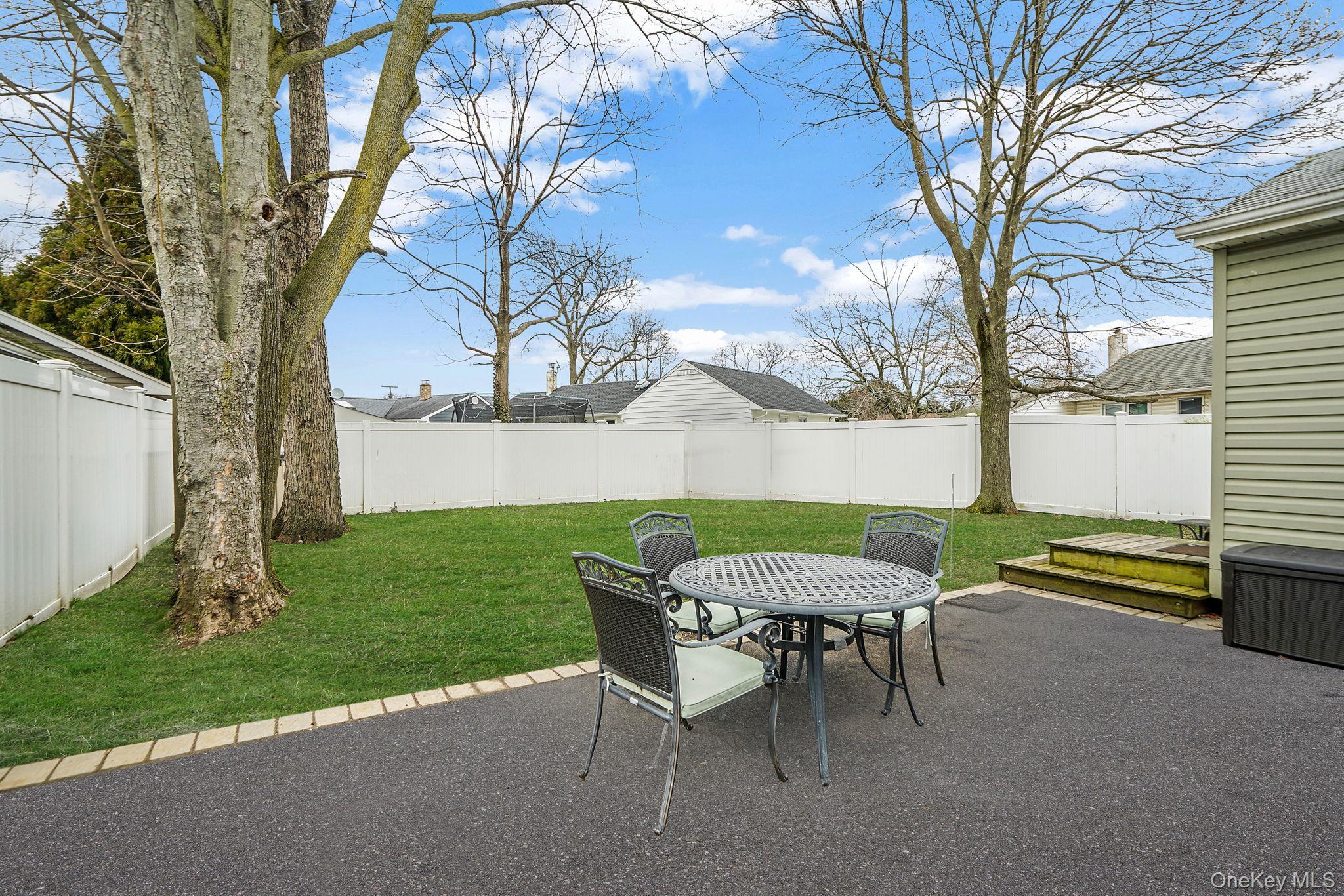 Single Family Nehring  Suffolk County, NY 11702, MLS-980333-23