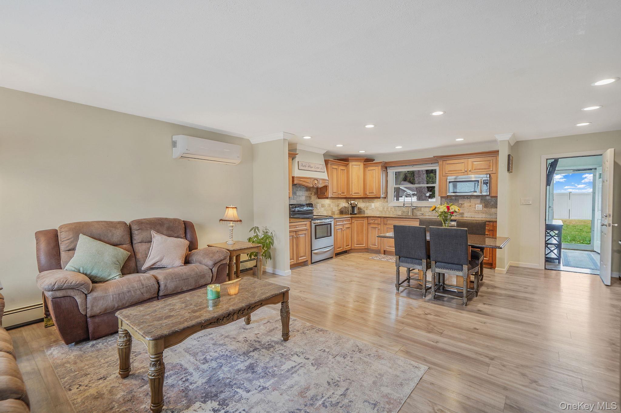 Single Family Nehring  Suffolk County, NY 11702, MLS-980333-5