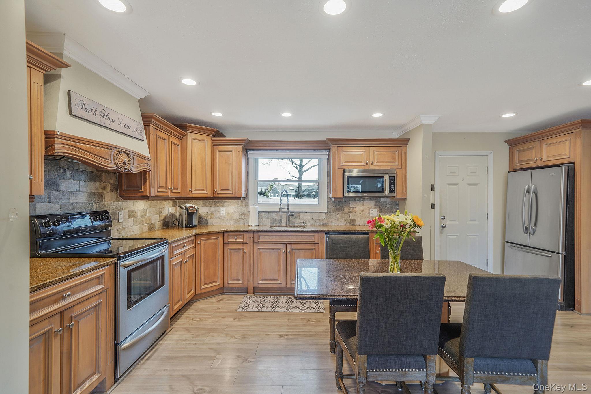 Single Family Nehring  Suffolk County, NY 11702, MLS-980333-6