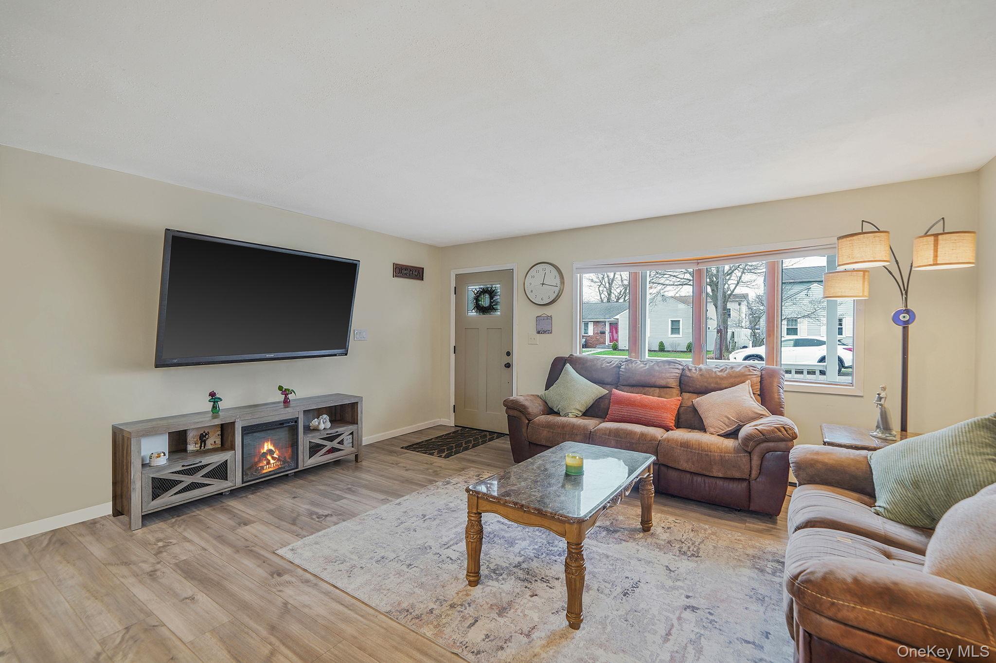 Single Family Nehring  Suffolk County, NY 11702, MLS-980333-9