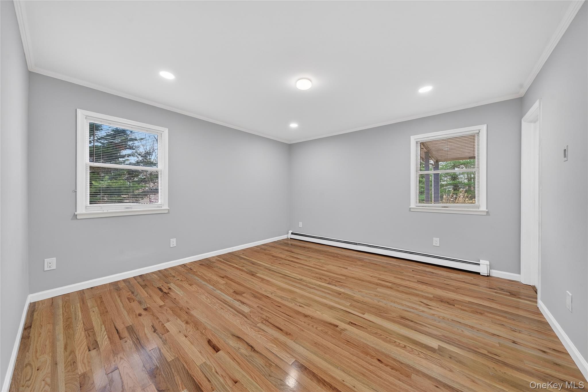 Single Family Oak  Suffolk County, NY 11967, MLS-980355-13