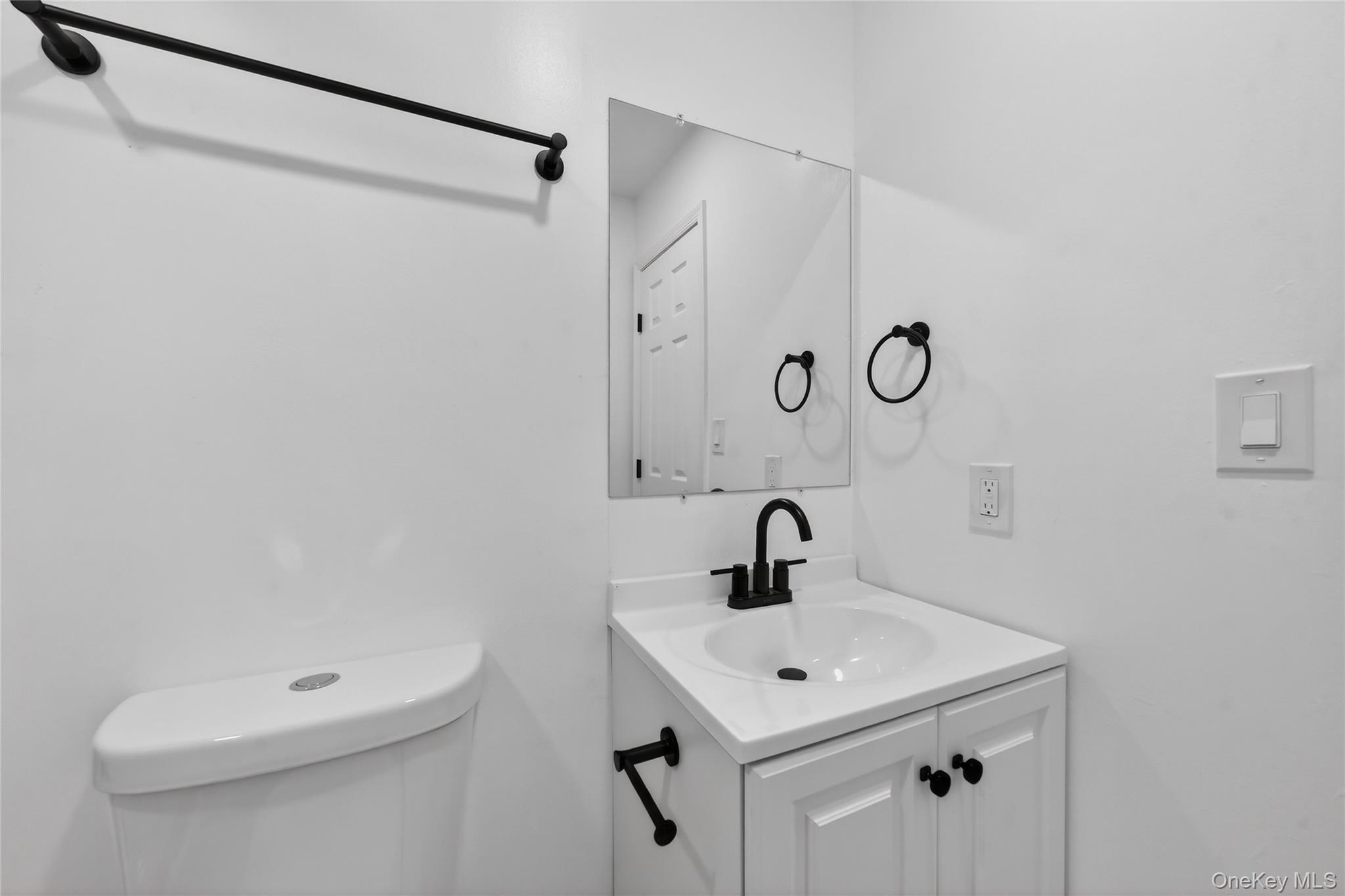 Single Family Oak  Suffolk County, NY 11967, MLS-980355-18