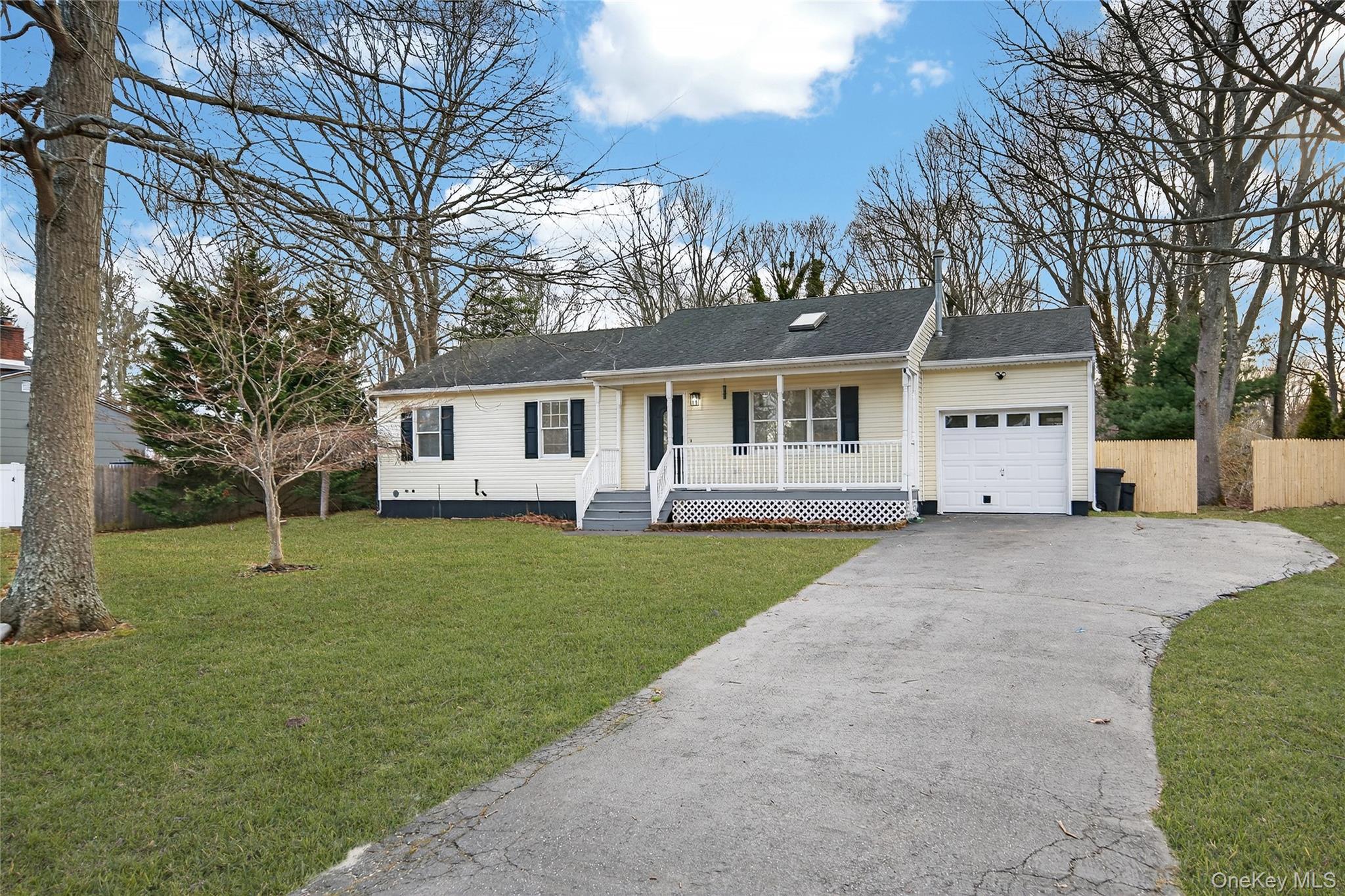 Single Family Oak  Suffolk County, NY 11967, MLS-980355-2