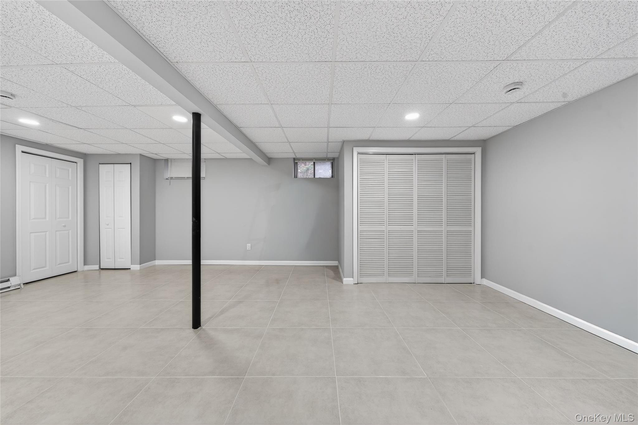 Single Family Oak  Suffolk County, NY 11967, MLS-980355-23