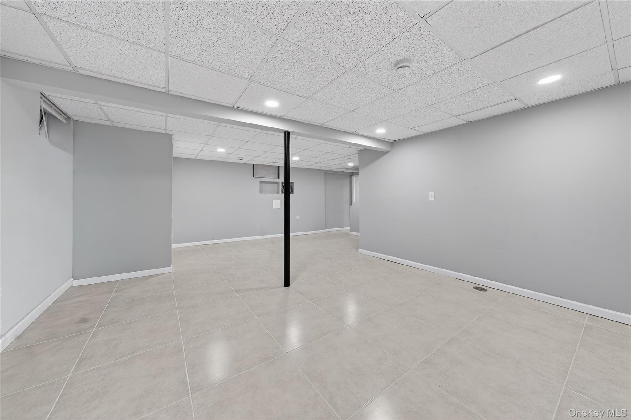 Single Family Oak  Suffolk County, NY 11967, MLS-980355-24