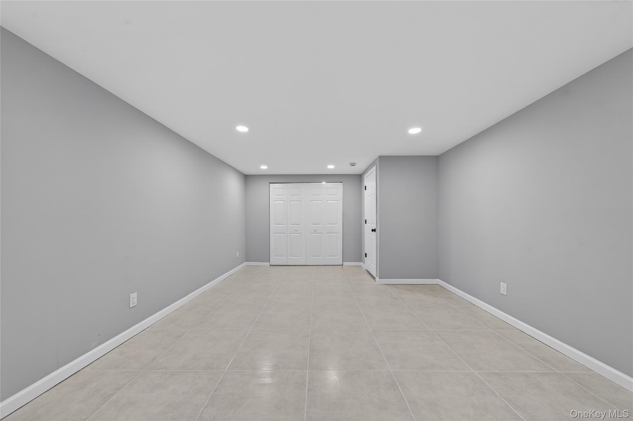 Single Family Oak  Suffolk County, NY 11967, MLS-980355-27