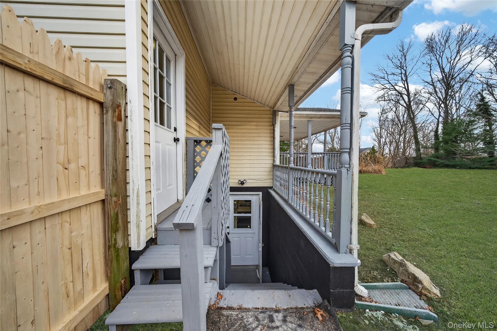 Single Family Oak  Suffolk County, NY 11967, MLS-980355-36