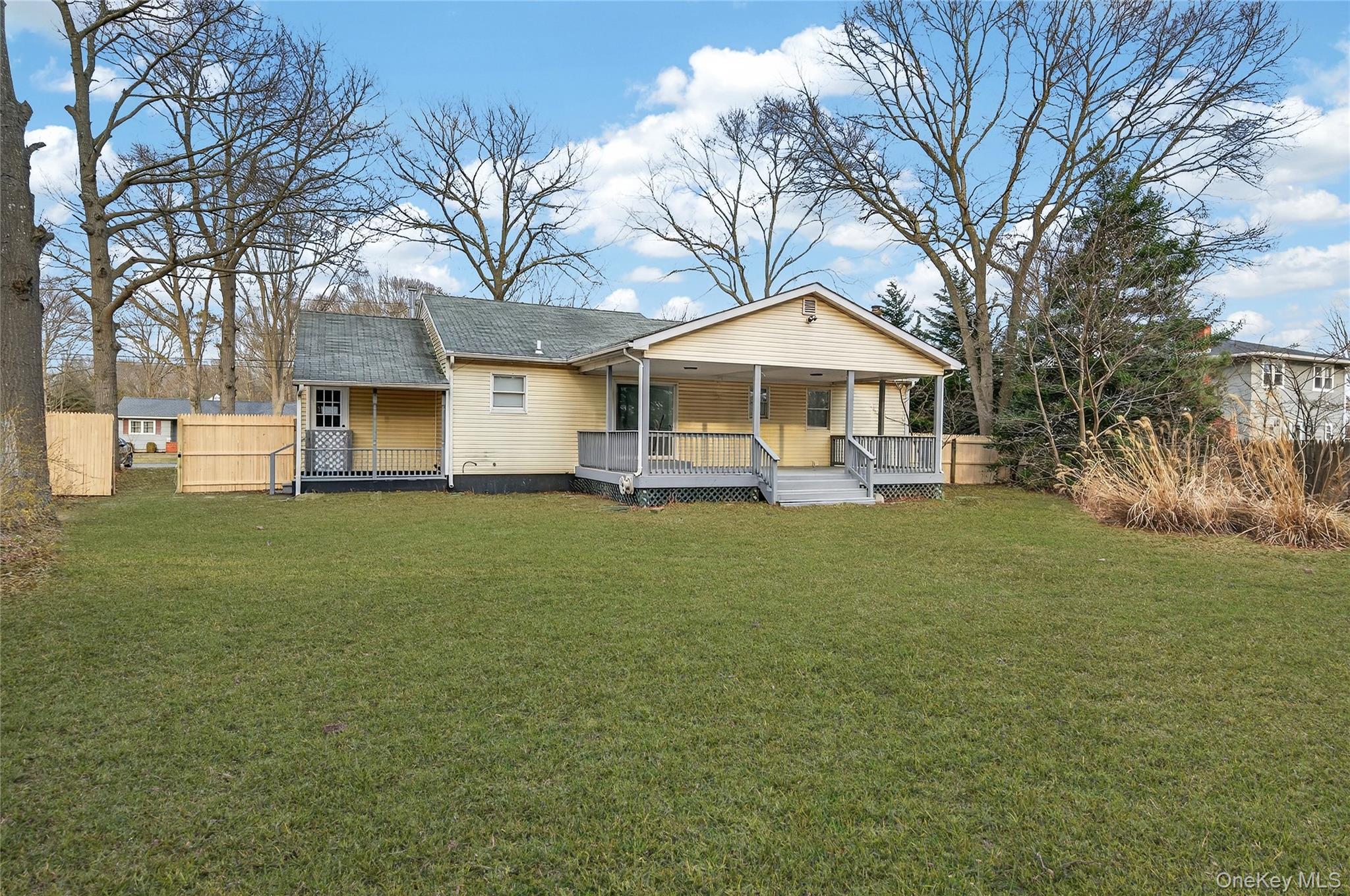 Single Family Oak  Suffolk County, NY 11967, MLS-980355-38