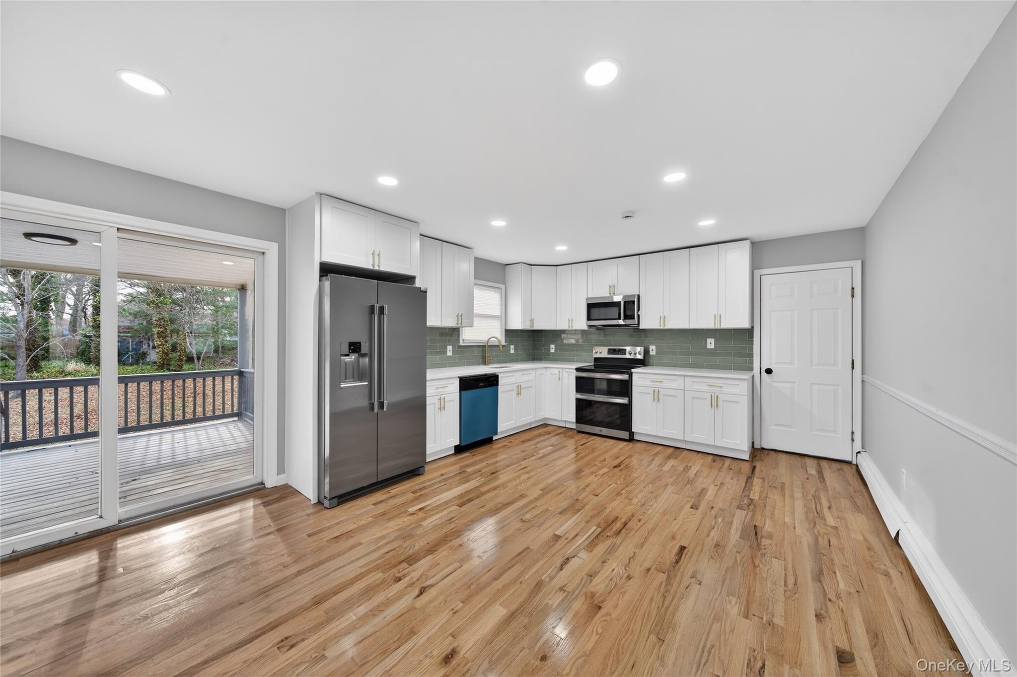 Single Family Oak  Suffolk County, NY 11967, MLS-980355-4