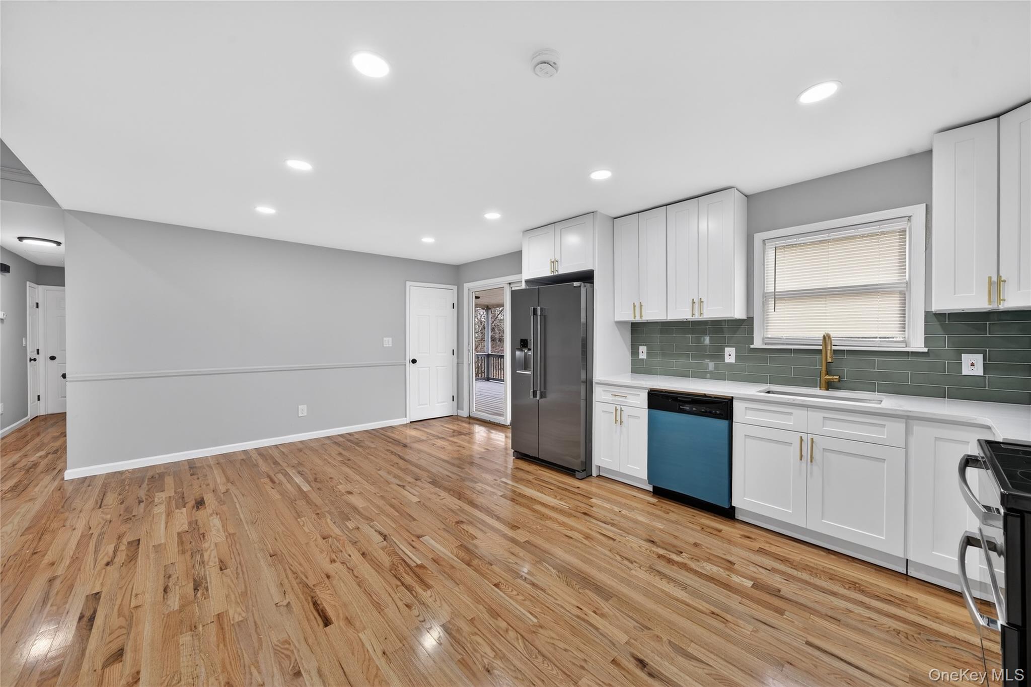 Single Family Oak  Suffolk County, NY 11967, MLS-980355-5