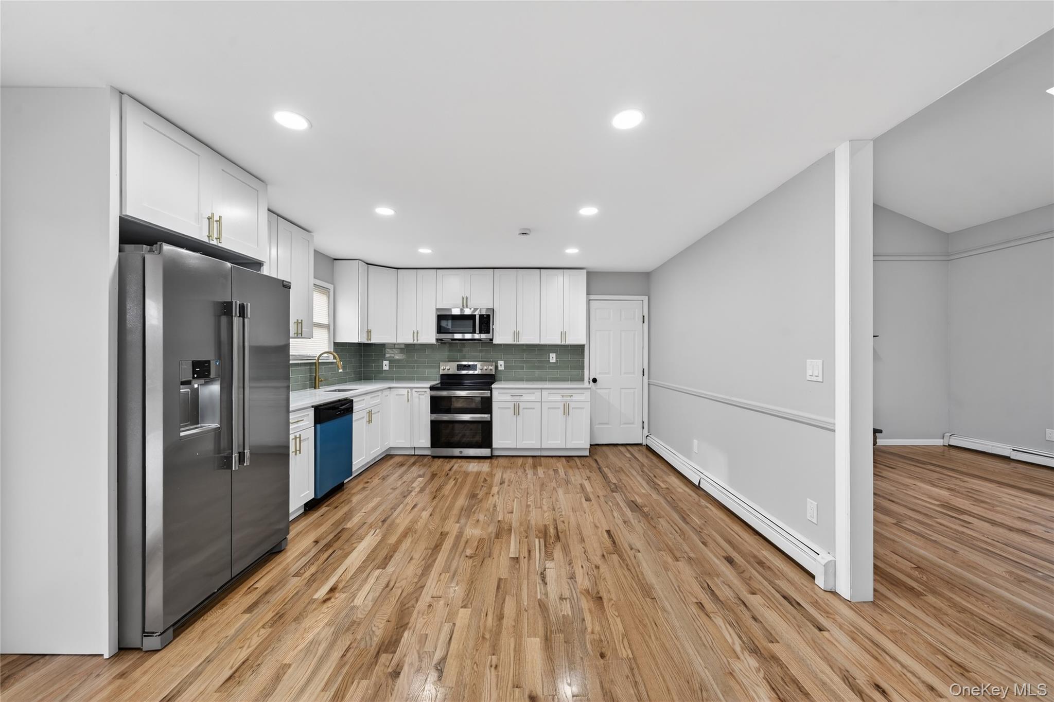 Single Family Oak  Suffolk County, NY 11967, MLS-980355-6