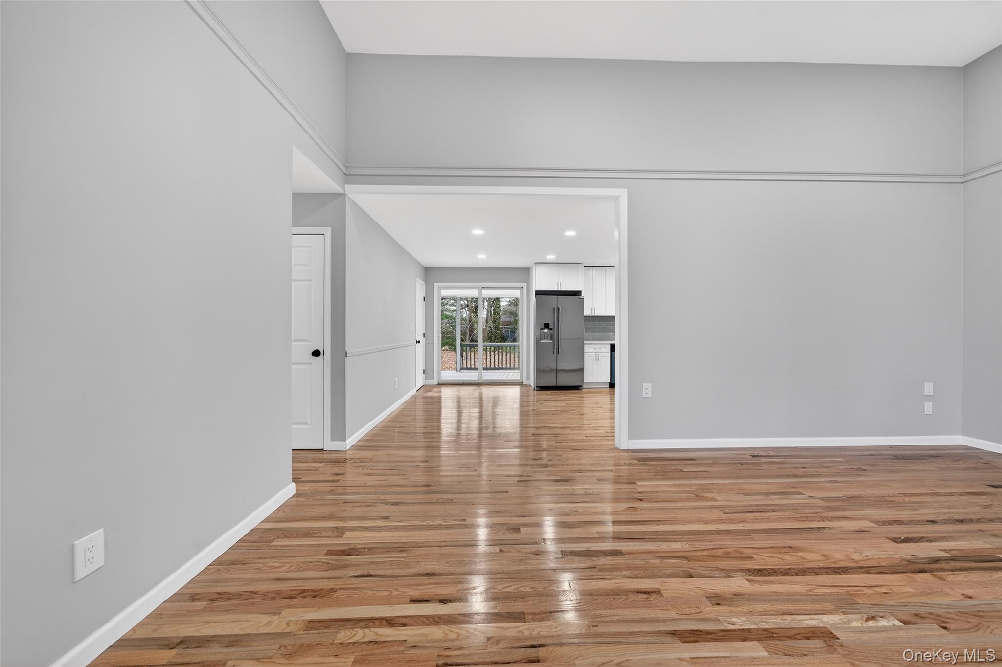 Single Family Oak  Suffolk County, NY 11967, MLS-980355-8