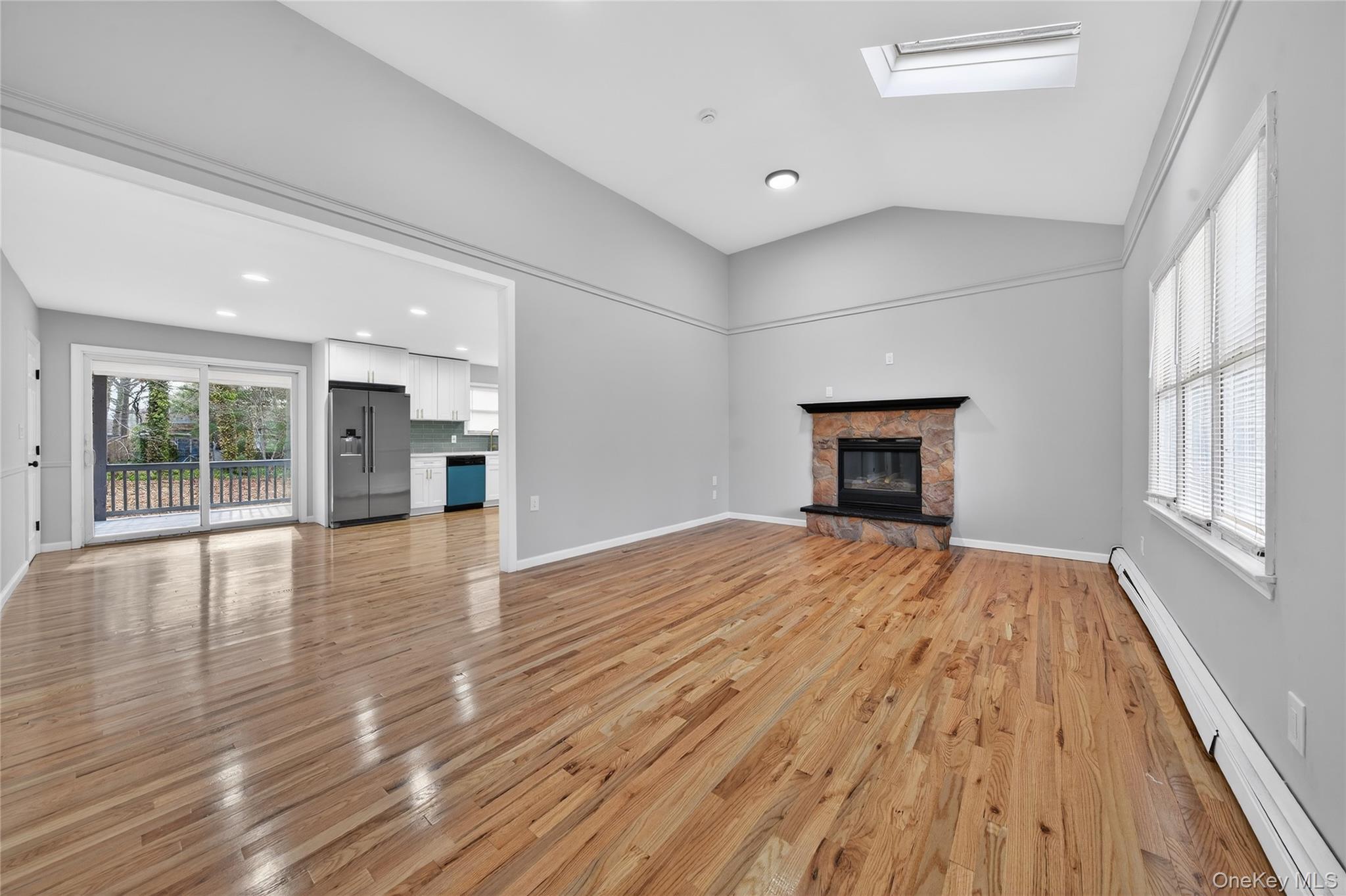 Single Family Oak  Suffolk County, NY 11967, MLS-980355-9