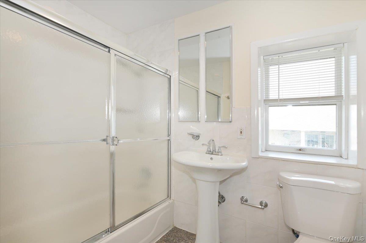 Single Family Cabot  Nassau County, NY 11758, MLS-980358-28