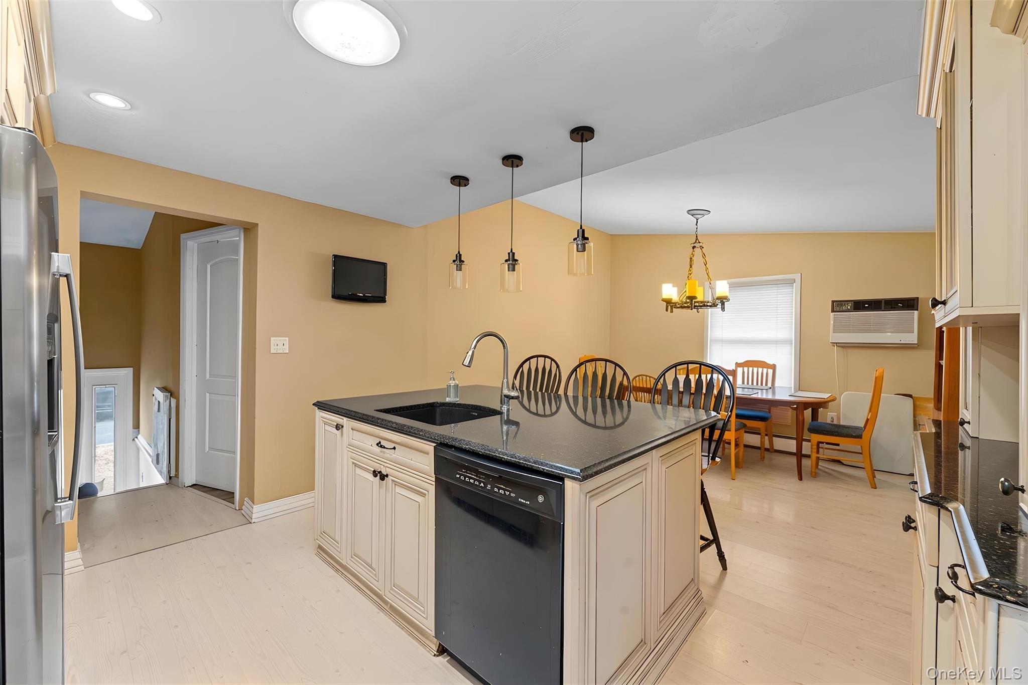 Single Family Horseblock  Suffolk County, NY 11720, MLS-980364-3