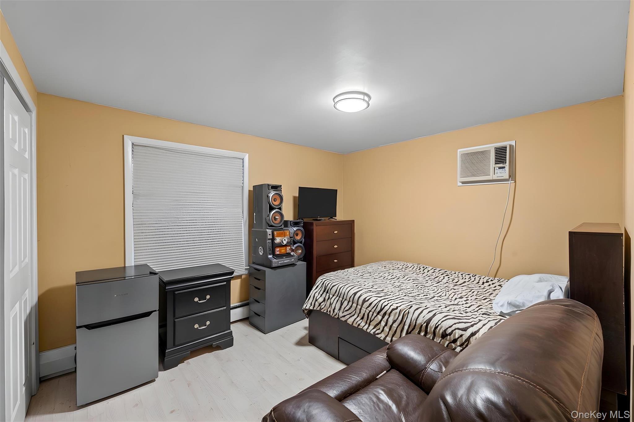 Single Family Horseblock  Suffolk County, NY 11720, MLS-980364-8