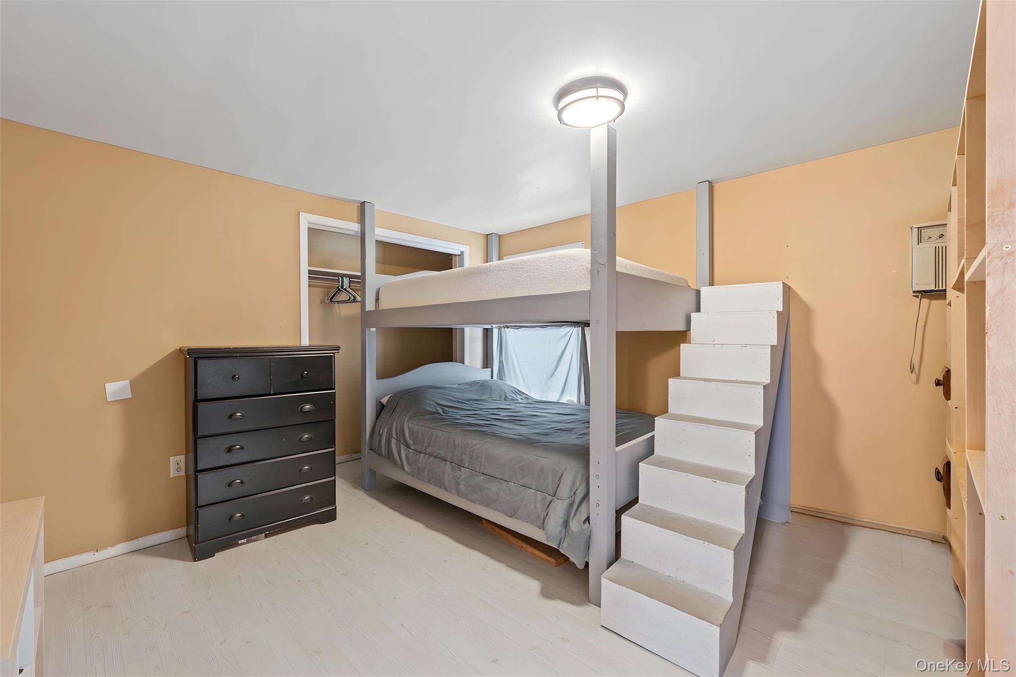 Single Family Horseblock  Suffolk County, NY 11720, MLS-980364-9