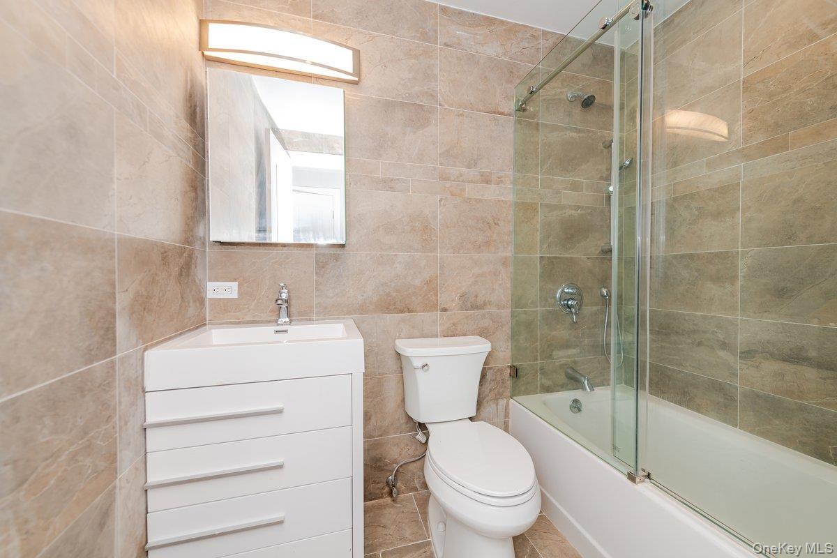 Condo Broadway  Nassau County, NY 11561, MLS-980410-19