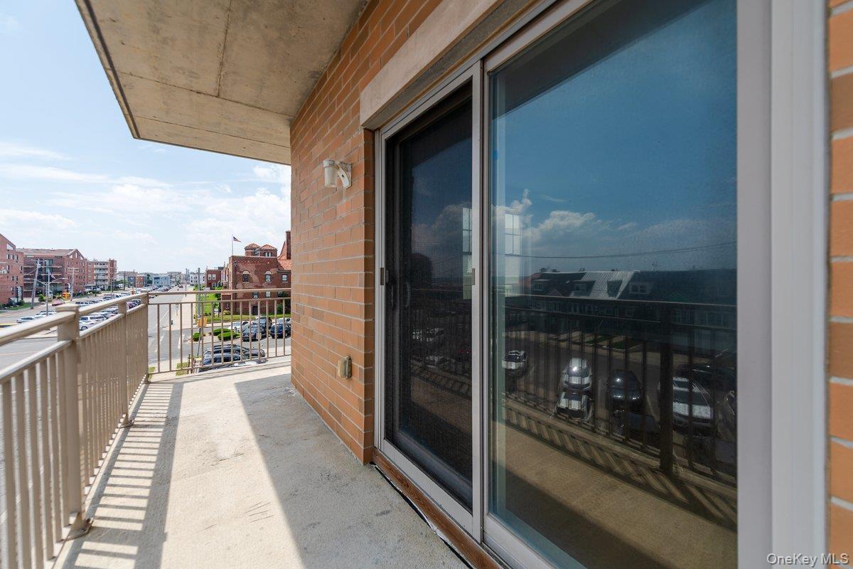 Condo Broadway  Nassau County, NY 11561, MLS-980410-20