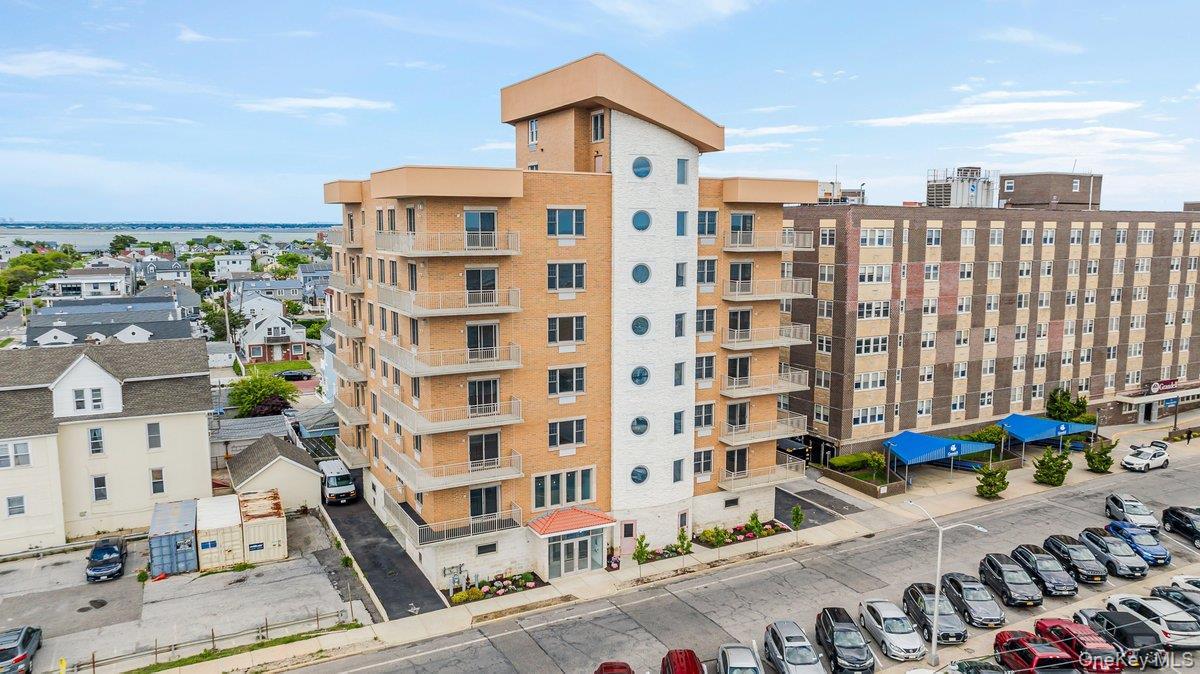 Condo Broadway  Nassau County, NY 11561, MLS-980410-26