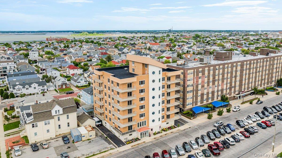 Condo Broadway  Nassau County, NY 11561, MLS-980410-27
